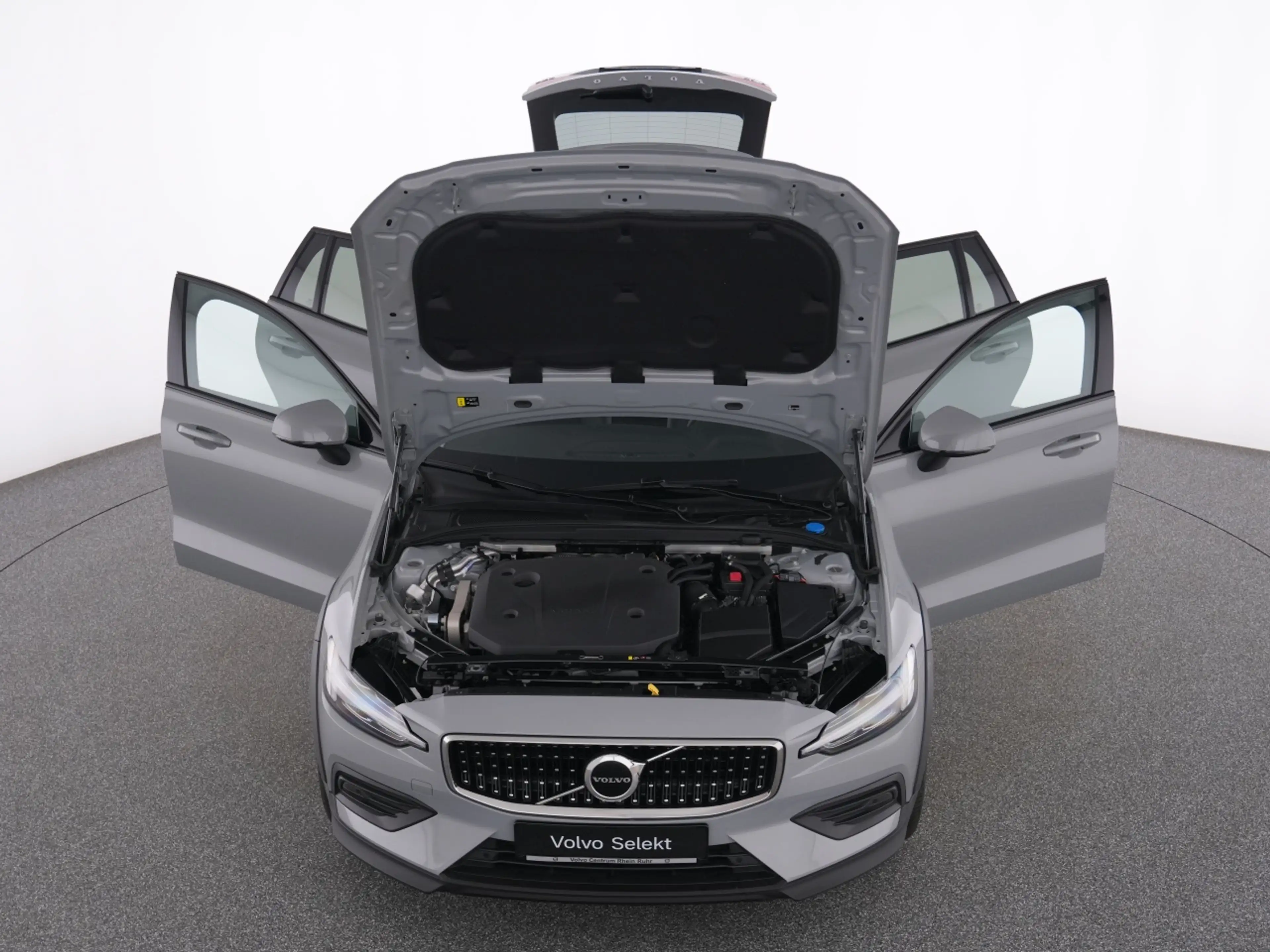 Volvo V60 Cross Country B4 AWD  PLUS FAP+WINTERPAK — photo 13