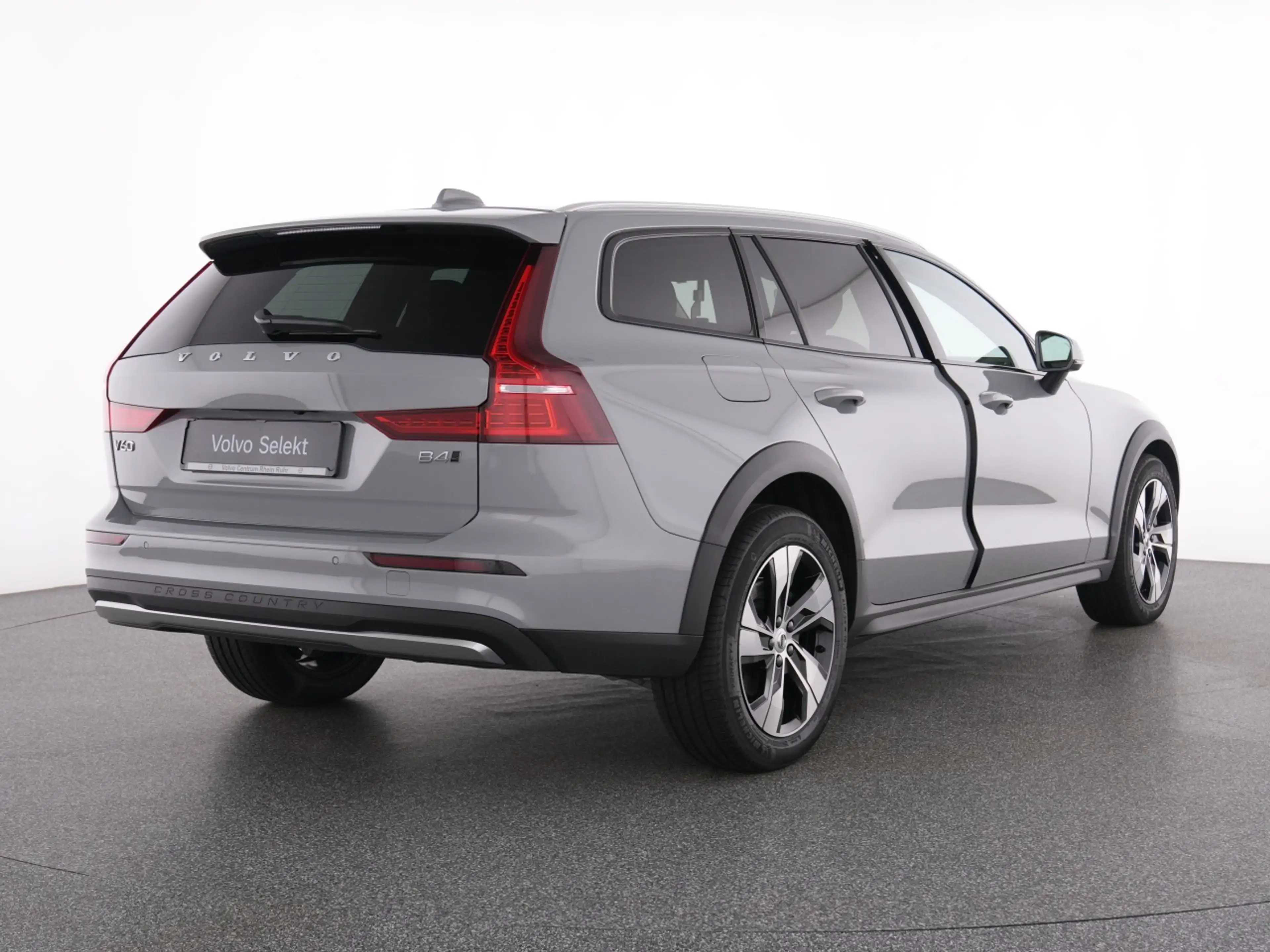 Volvo V60 Cross Country B4 AWD  PLUS FAP+WINTERPAK — photo 3