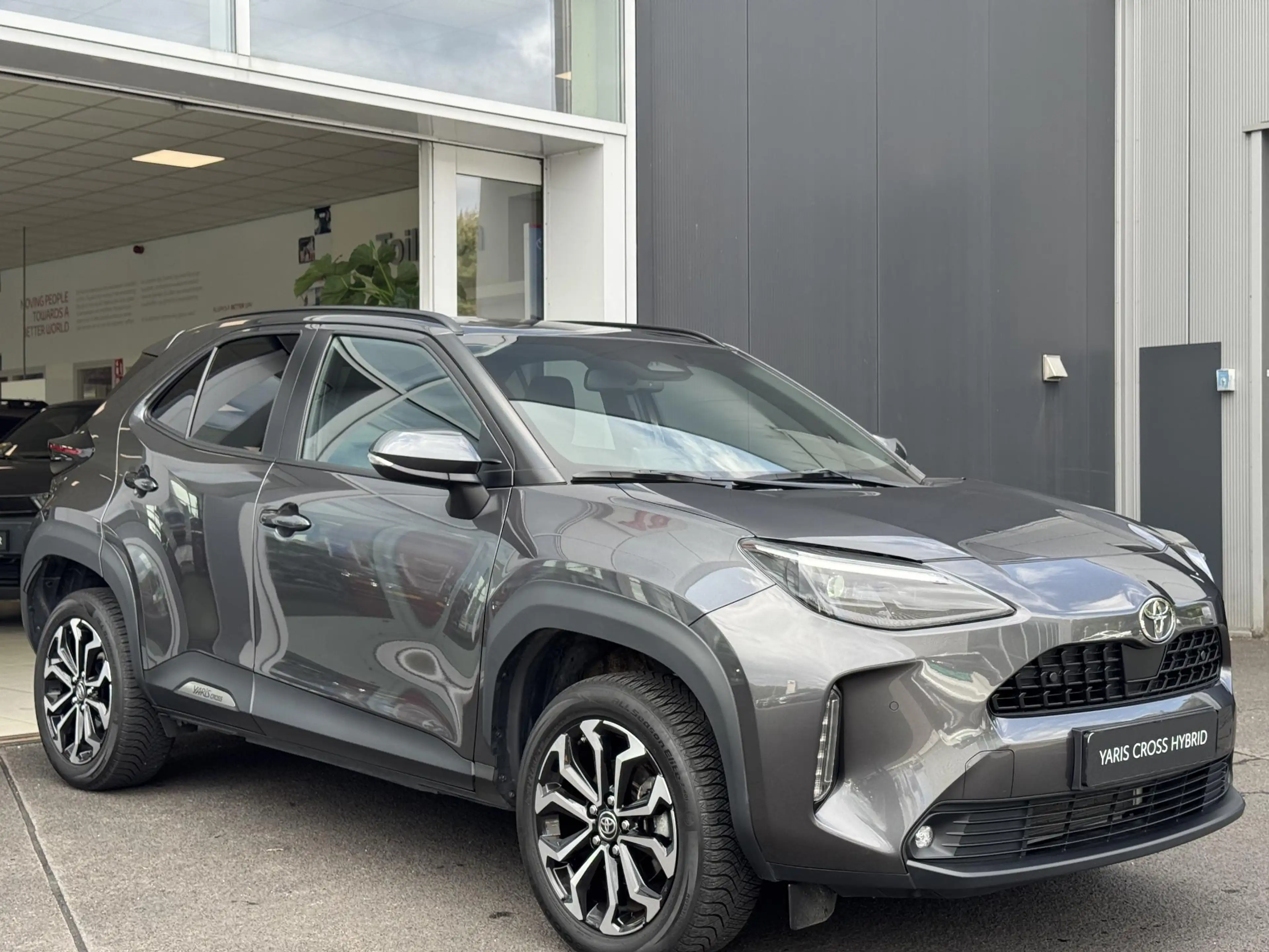 Toyota Yaris Cross Dynamic + Comfort pakket | Parkeersensoren voor + — photo 3