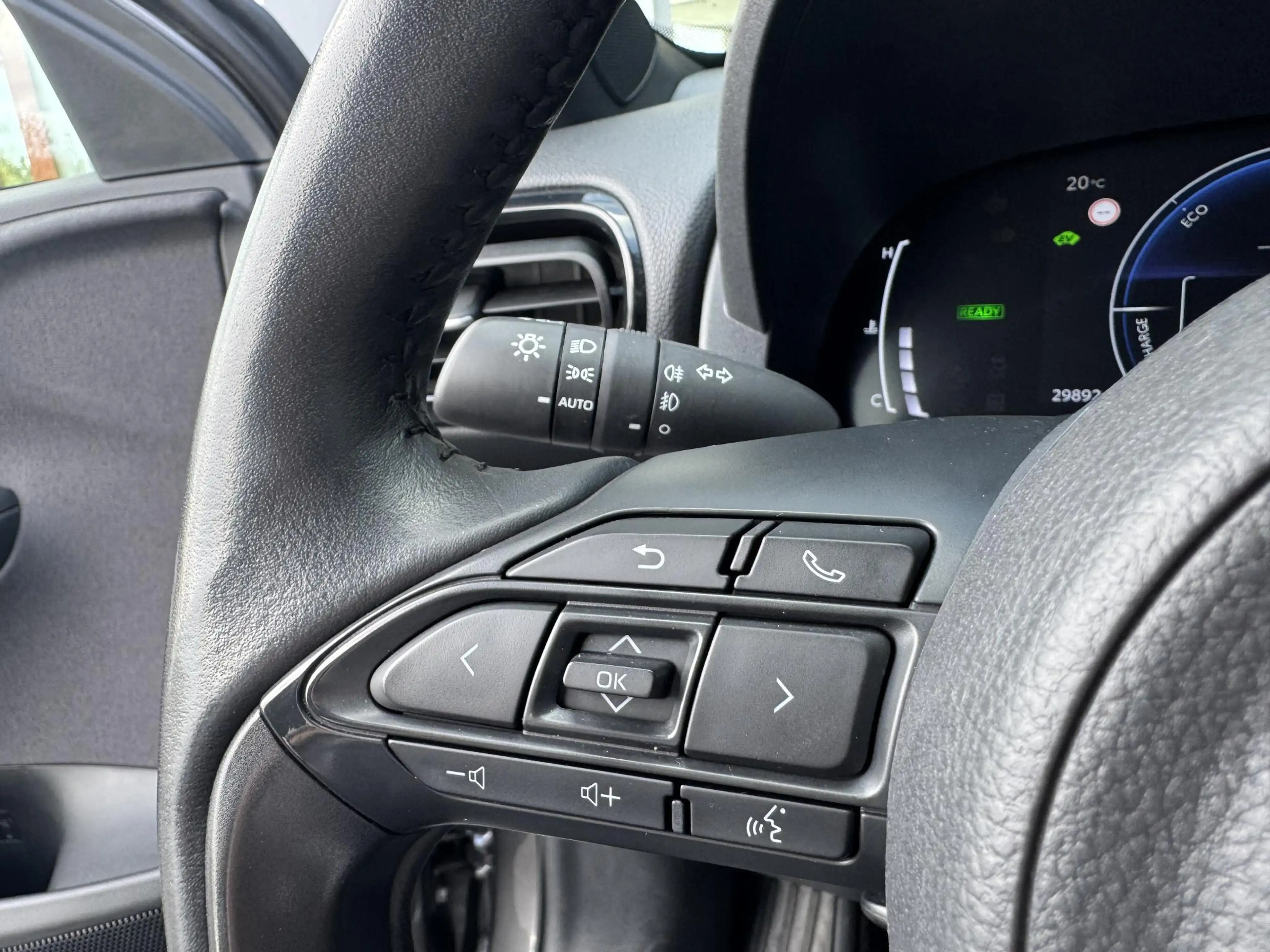 Toyota Yaris Cross Dynamic + Comfort pakket | Parkeersensoren voor + — photo 11