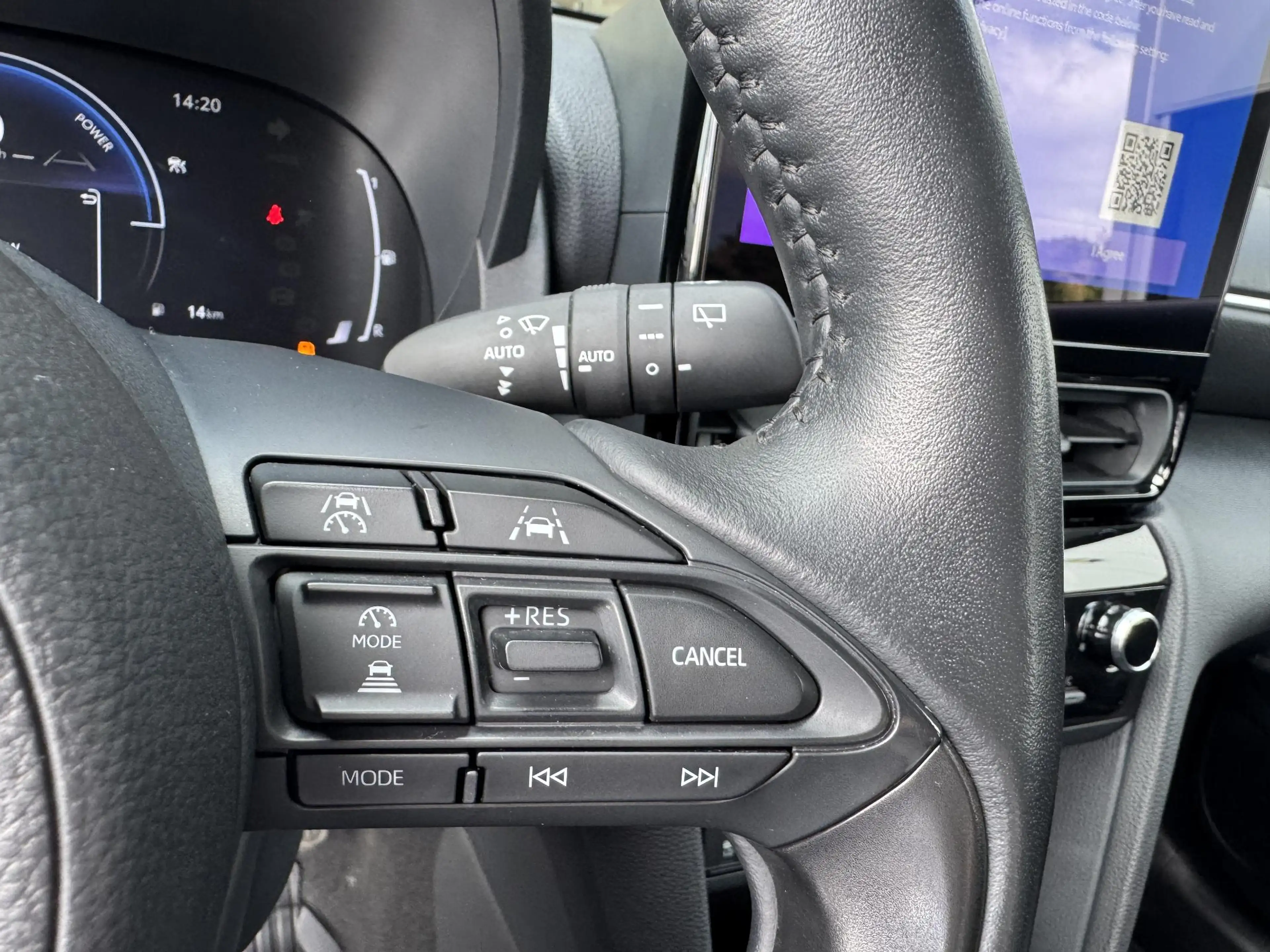 Toyota Yaris Cross Dynamic + Comfort pakket | Parkeersensoren voor + — photo 12