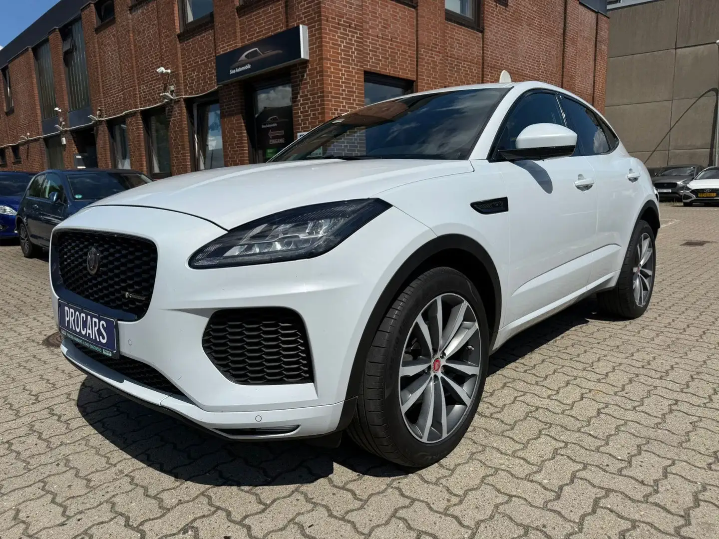 Jaguar E-Pace E-PACE Chequered Flag D180 AWD Aut.*LED*PANO*AHK Weiß - 2