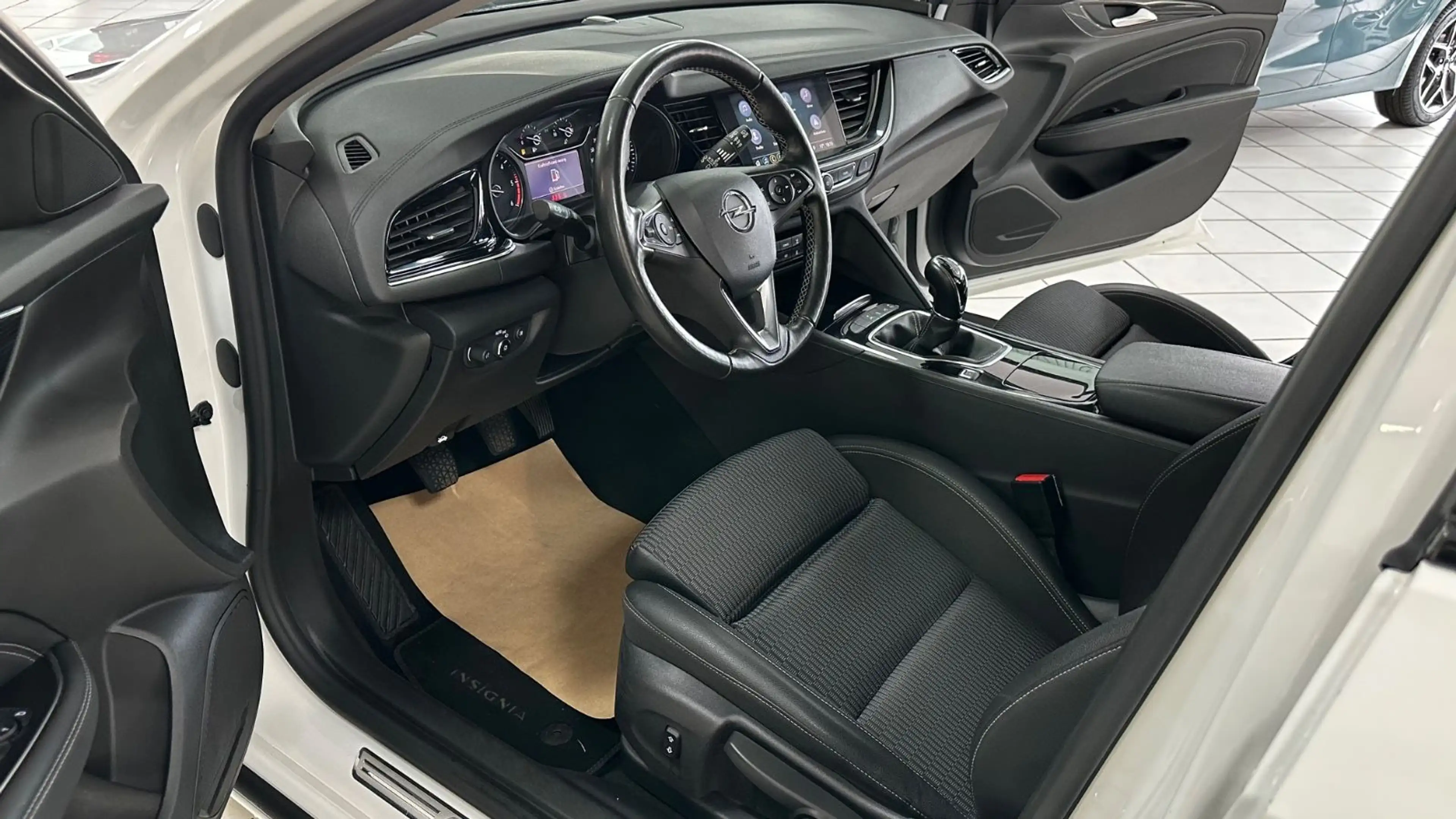 Opel Insignia B Grand Sport TÜV&AU neu&Garantei — photo 12