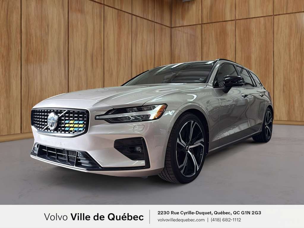 2023 Volvo V60 B6 AWD Plus Dark Theme