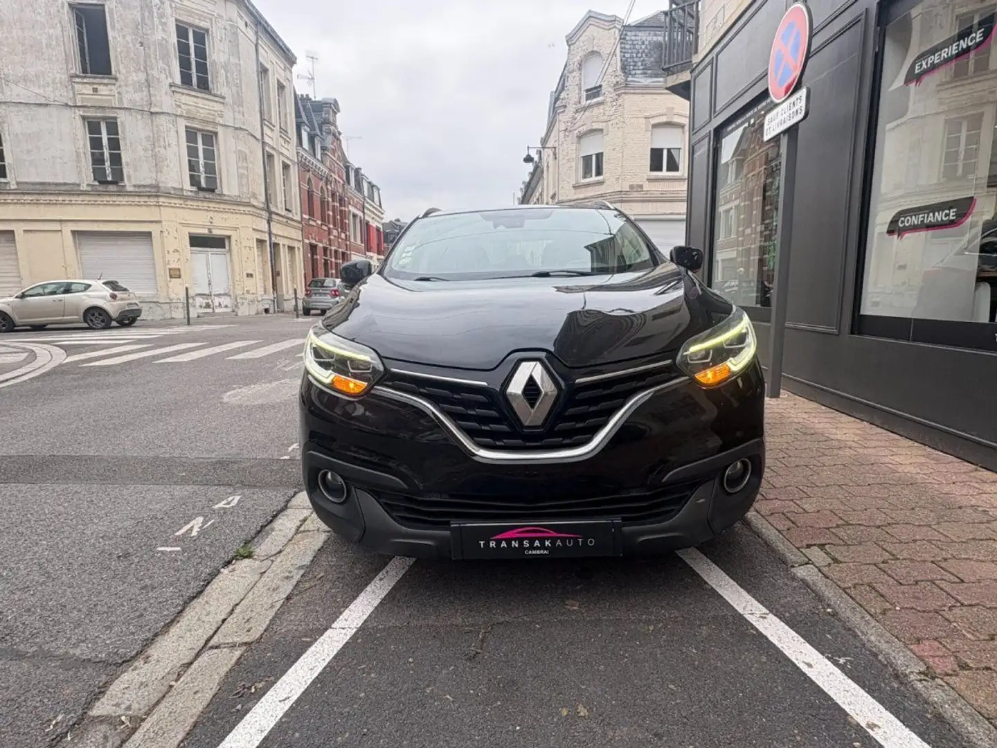 Renault Kadjar dCi 130 Energy 4WD SL BLACK EDITION / TOIT PANORAMIQUE / SIEGES CHAUFFANTS / ATTELAGE Zwart - 2