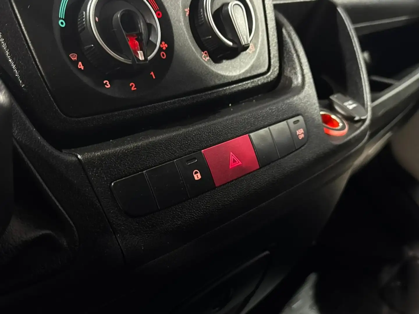 Peugeot Boxer PEUGEOT Industrial Manual de 5 Puertas Blanc - 2