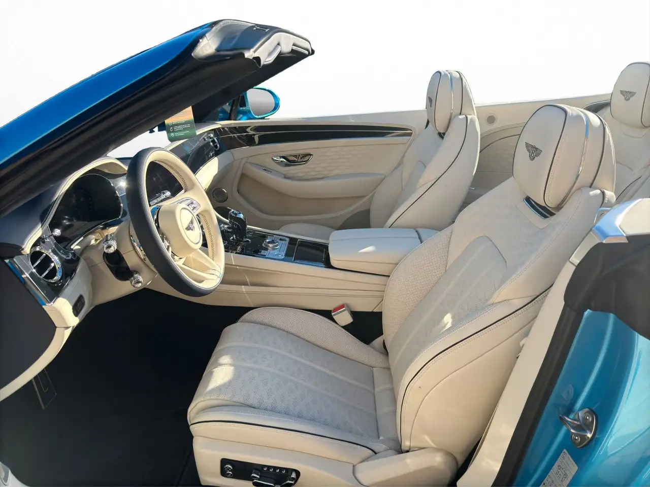 Bentley Continental GTC 2026 — фото 10