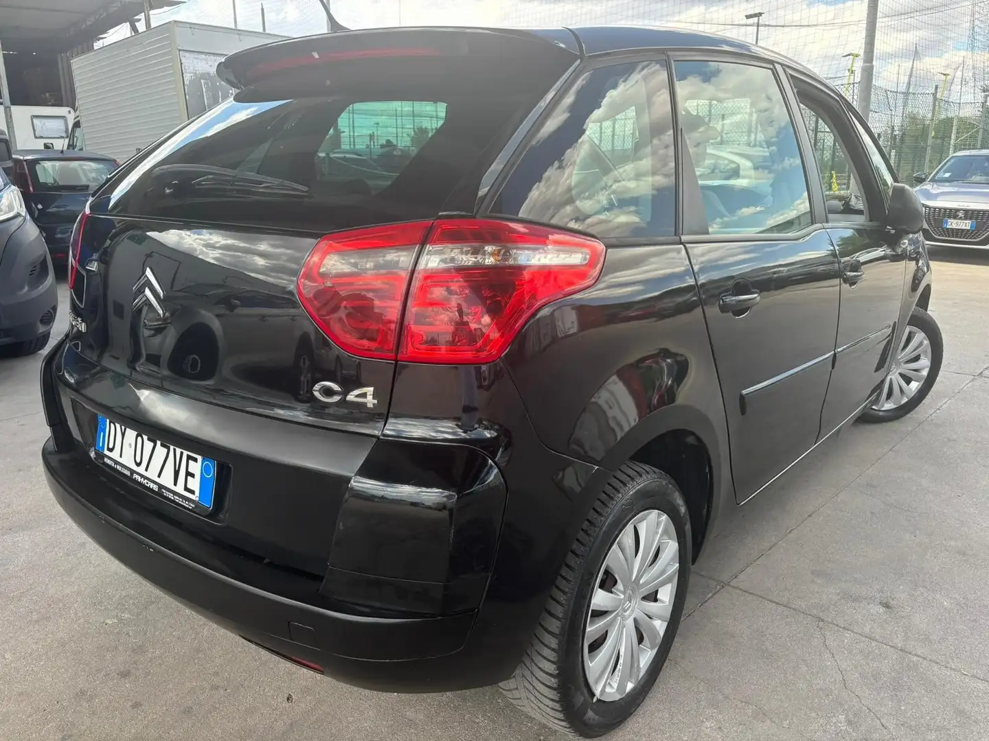 Citroen C4 Grand Picasso 1.6 HDi 110 FAP Elegance Zwart - 2