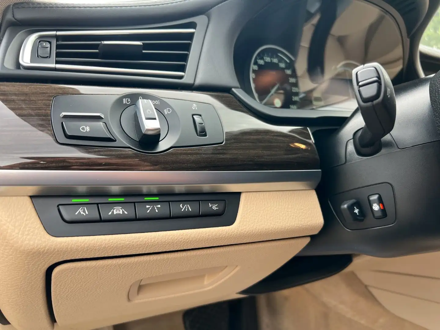 BMW 750 LD*LONG*LED*SFTCLOSE*AHK*5ASSIST*TÜVNEU* Negru - 2