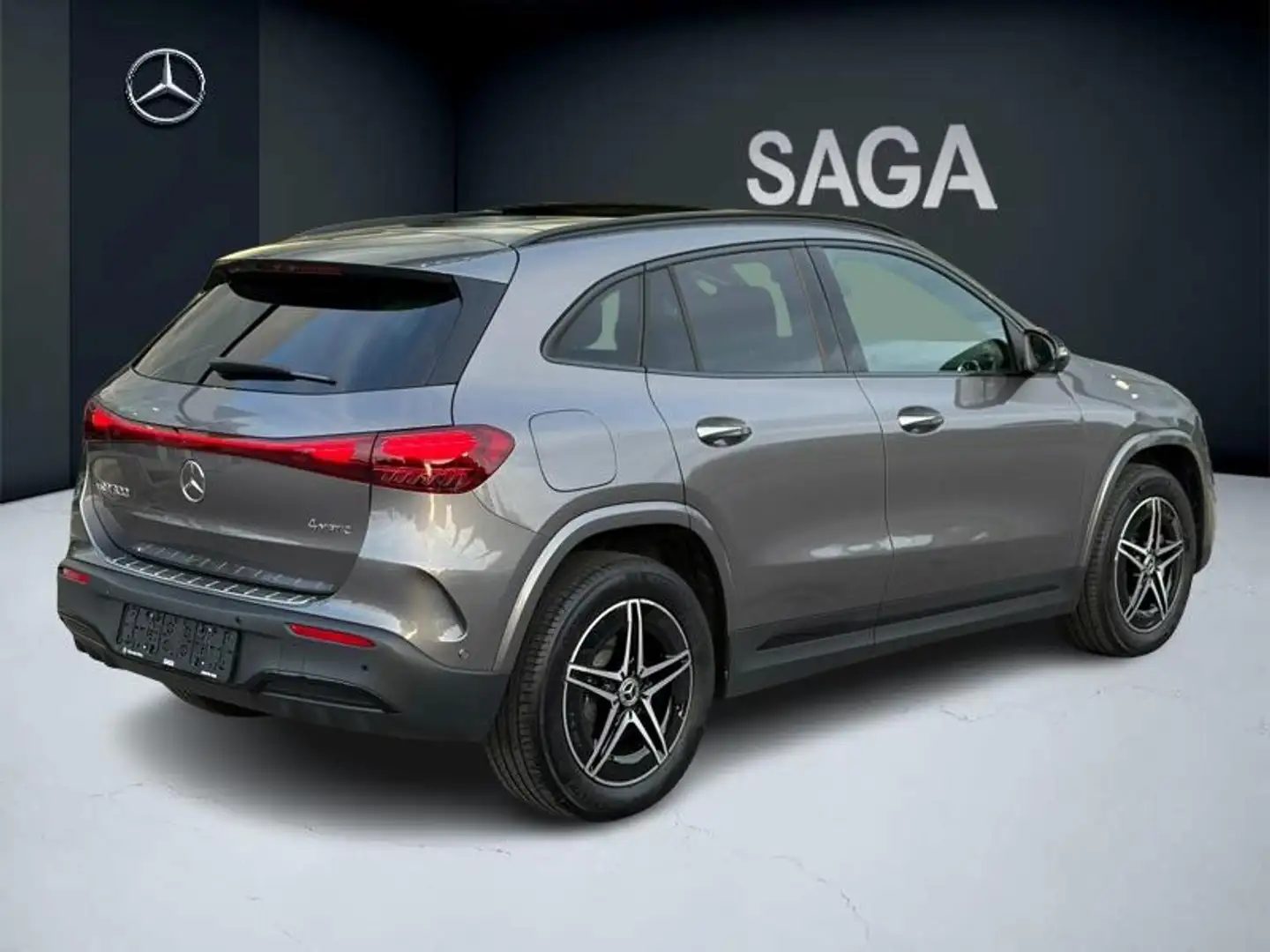 Mercedes-Benz EQA 300 4MATIC AMG Pack Night Toit Pano Gris - 2