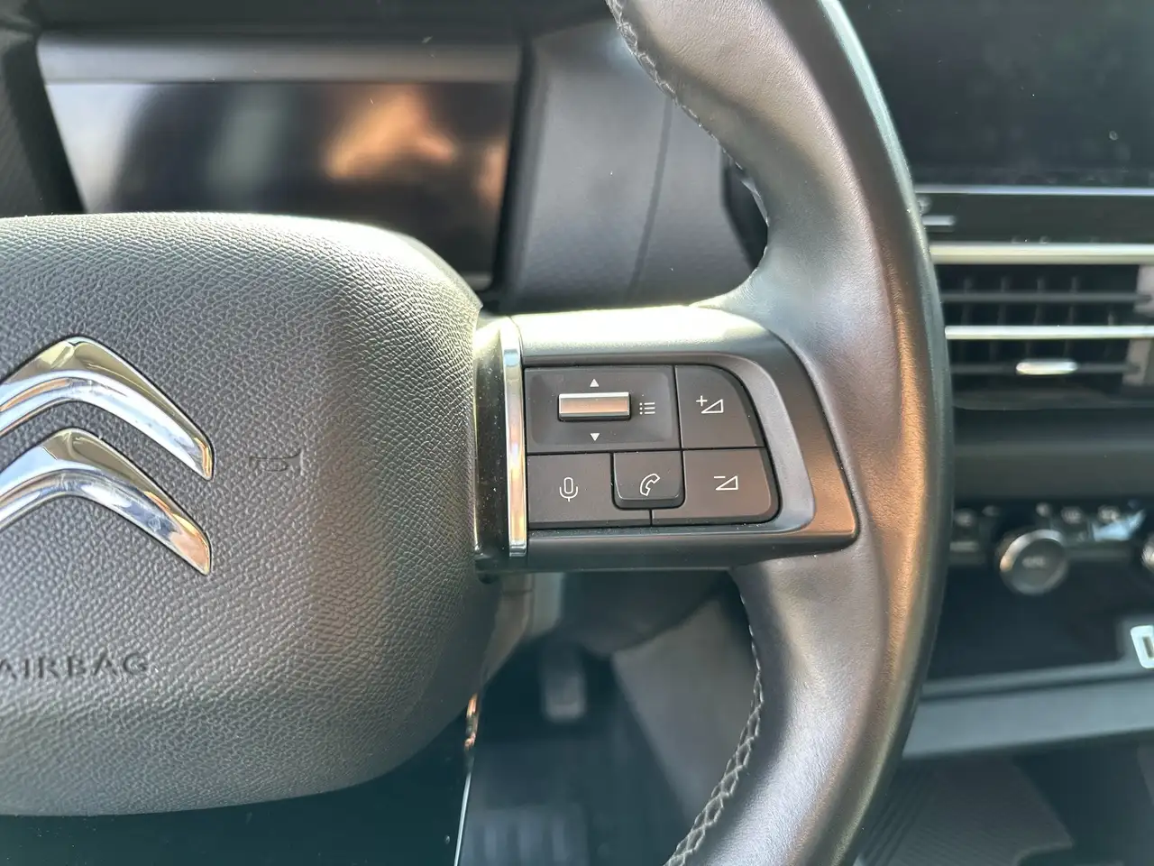 Citroen C4 1.2 PureTech Shine 16
