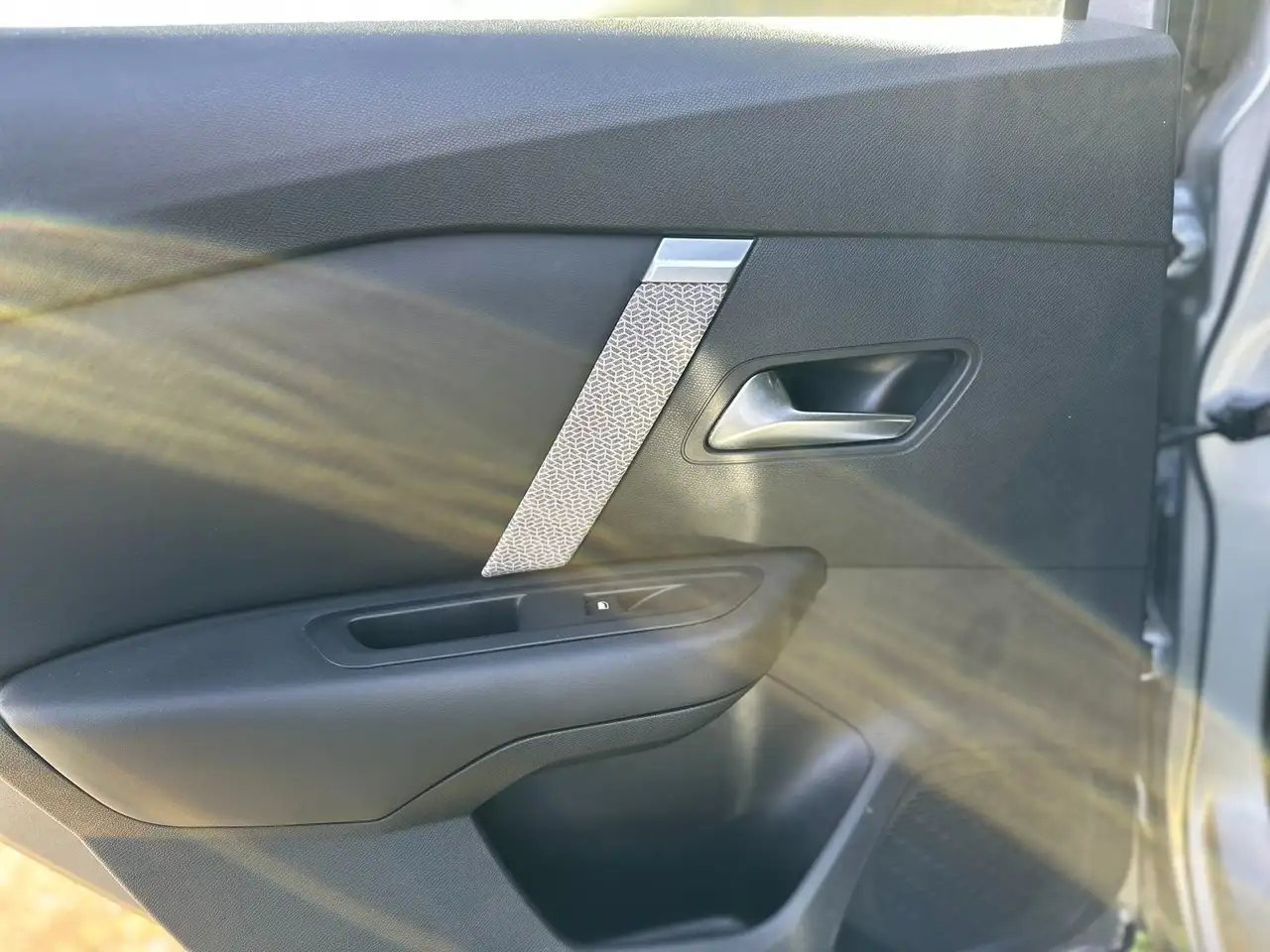Citroen C4 1.2 PureTech Shine 23