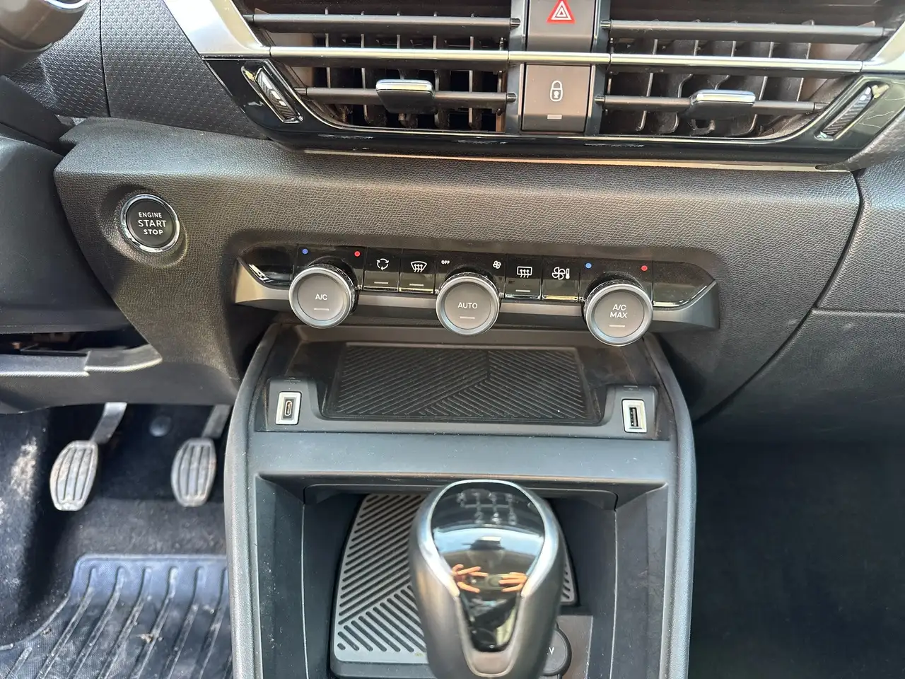 Citroen C4 1.2 PureTech Shine 18