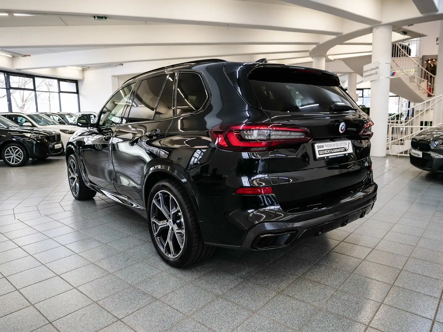 BMW X5 xDrive40i M-Sport Aut Nav HuD Laser AHK Pano 21" Schwarz - 2
