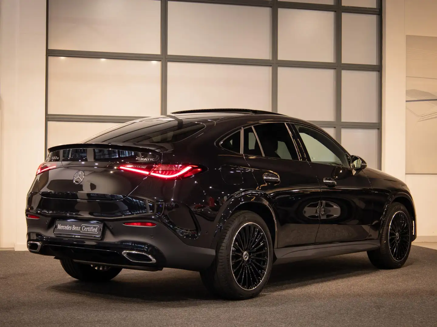 Mercedes-Benz GLC 400 Coupé 400e 4MATIC AMG Line Premium Plus | Panorama Schwarz - 2