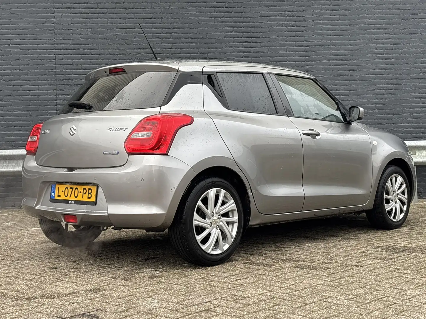 Suzuki Swift 1.2 Select Smart Hybrid Aut. | € 7.400,- NETTO! | Gris - 2