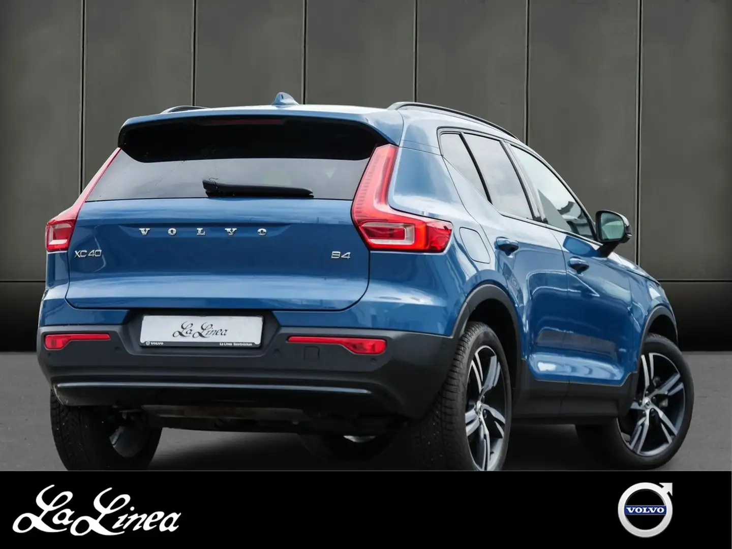 Volvo XC40 Plus B4 Memory/Pano/360 Bleu - 2