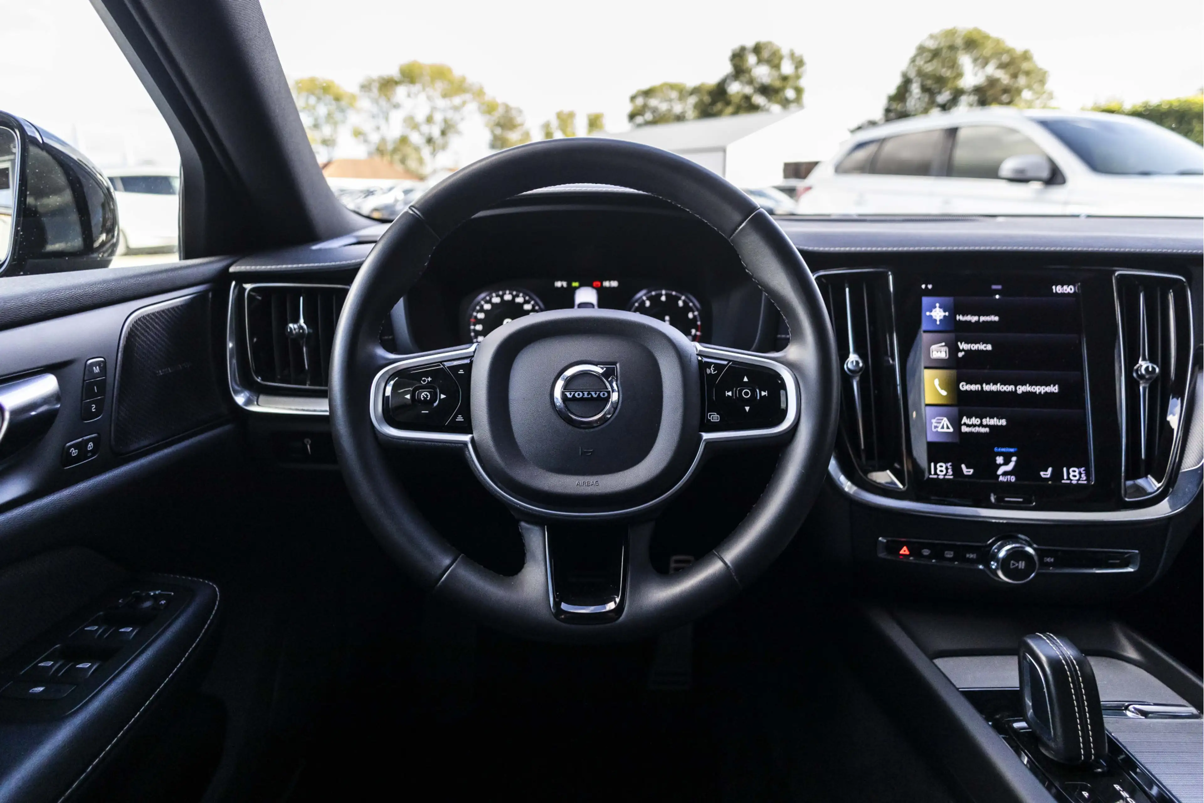 Volvo V60 2.0 B4 Momentum Business | Pano | Harman Kardon | — photo 7