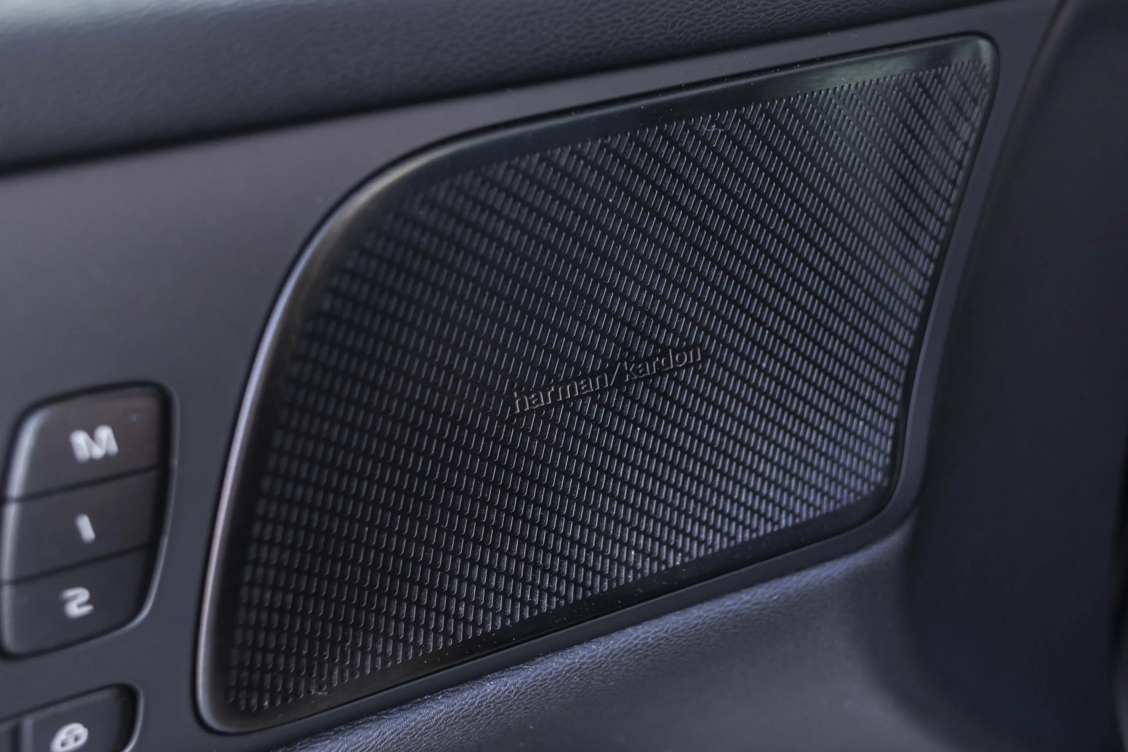 Volvo V60 2.0 B4 Momentum Business | Pano | Harman Kardon | — photo 27