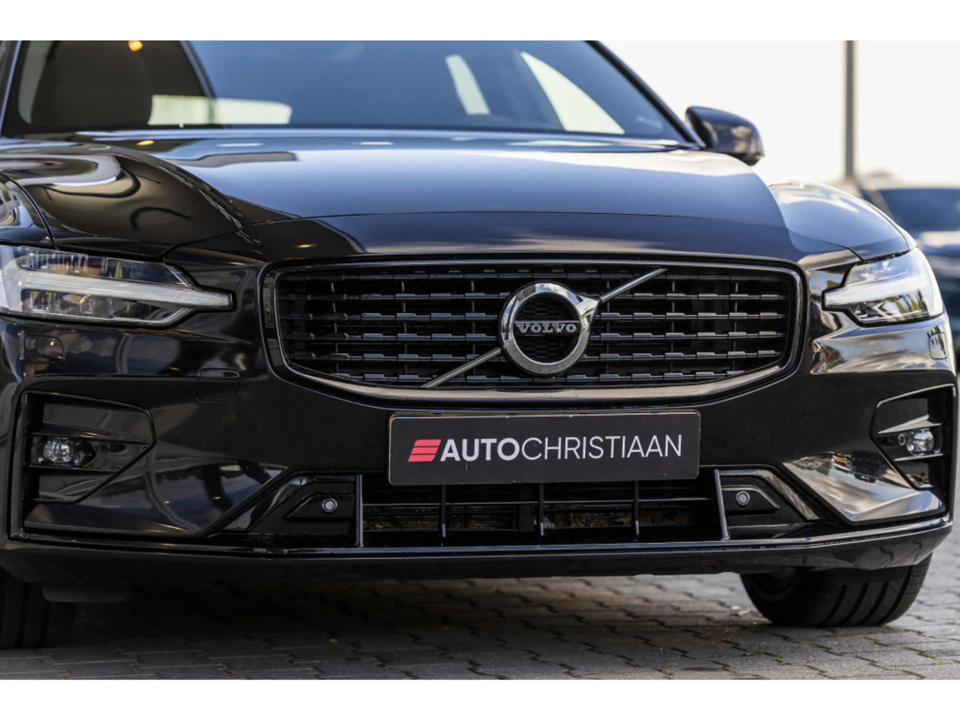 Volvo V60 2.0 B4 Momentum Business | Pano | Harman Kardon | — photo 19