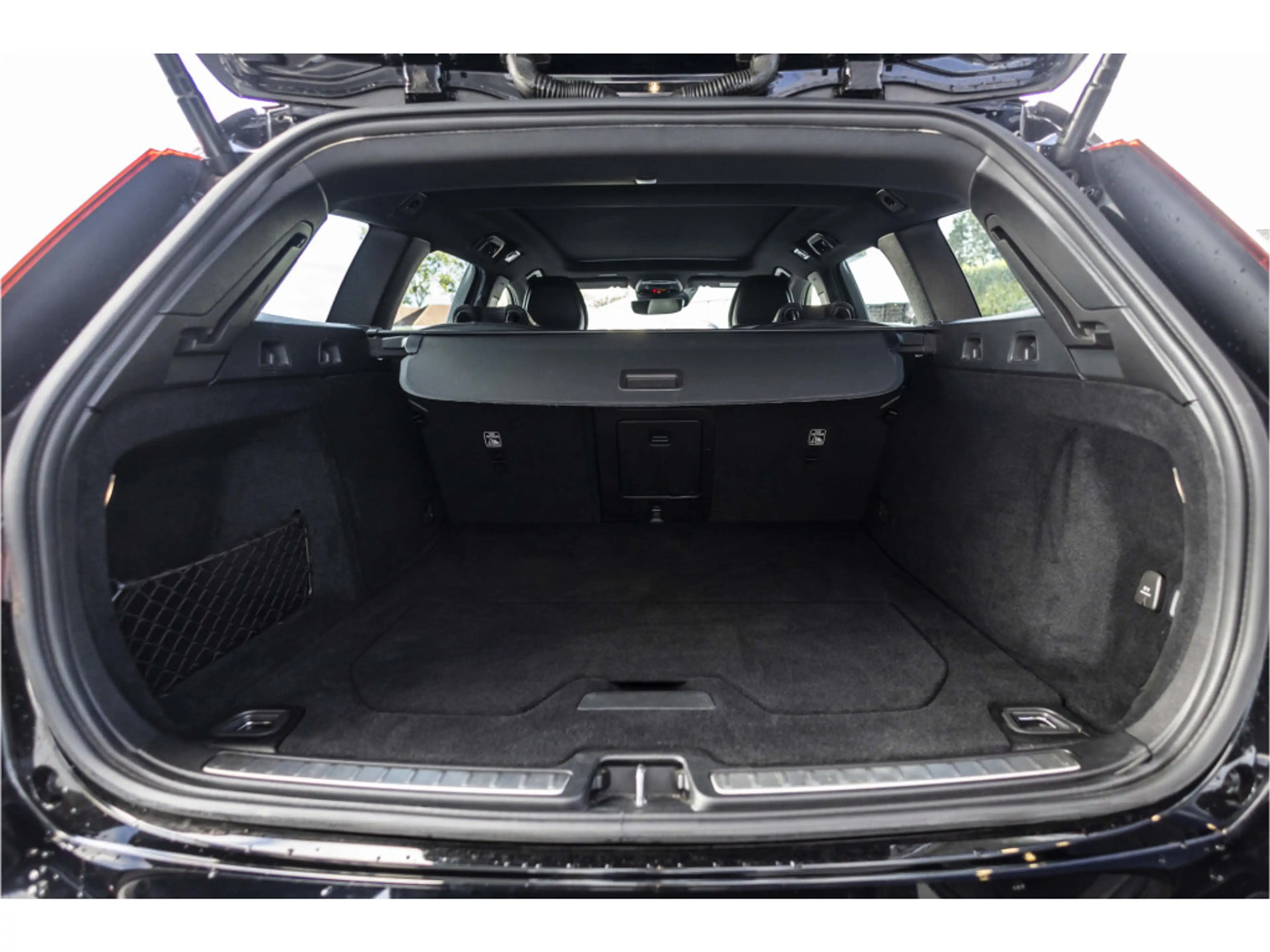 Volvo V60 2.0 B4 Momentum Business | Pano | Harman Kardon | — photo 43