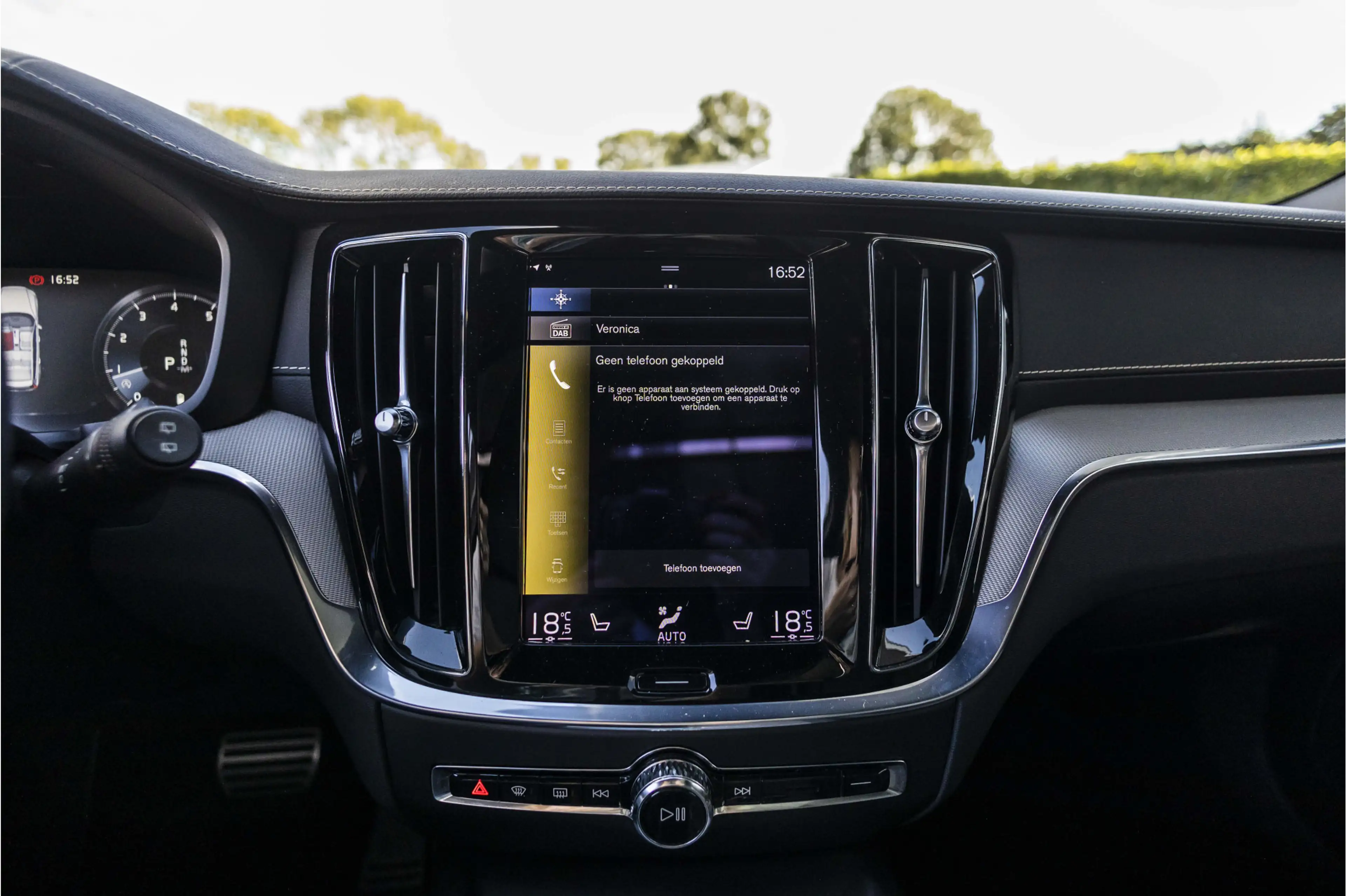 Volvo V60 2.0 B4 Momentum Business | Pano | Harman Kardon | — photo 31