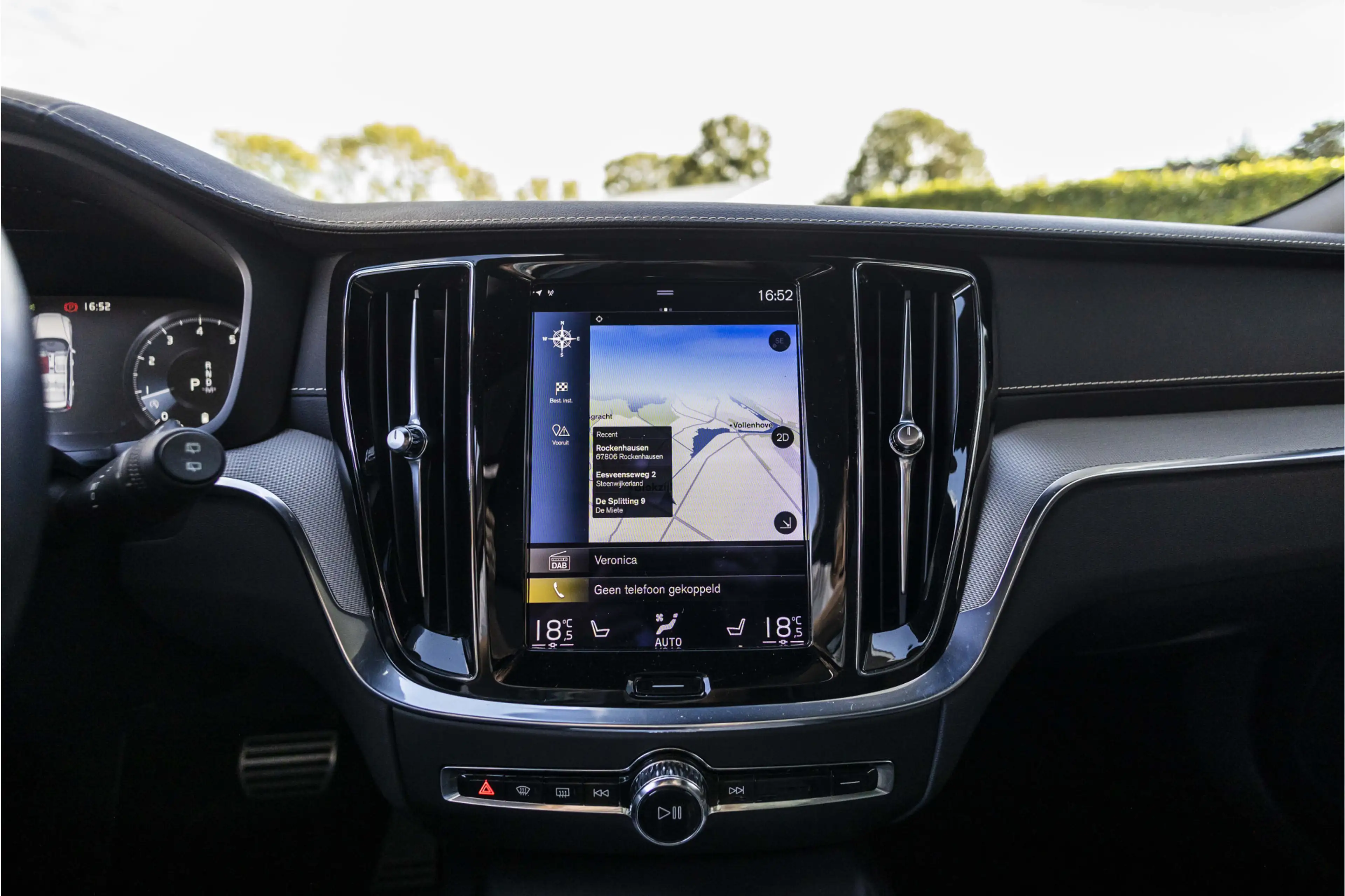 Volvo V60 2.0 B4 Momentum Business | Pano | Harman Kardon | — photo 32