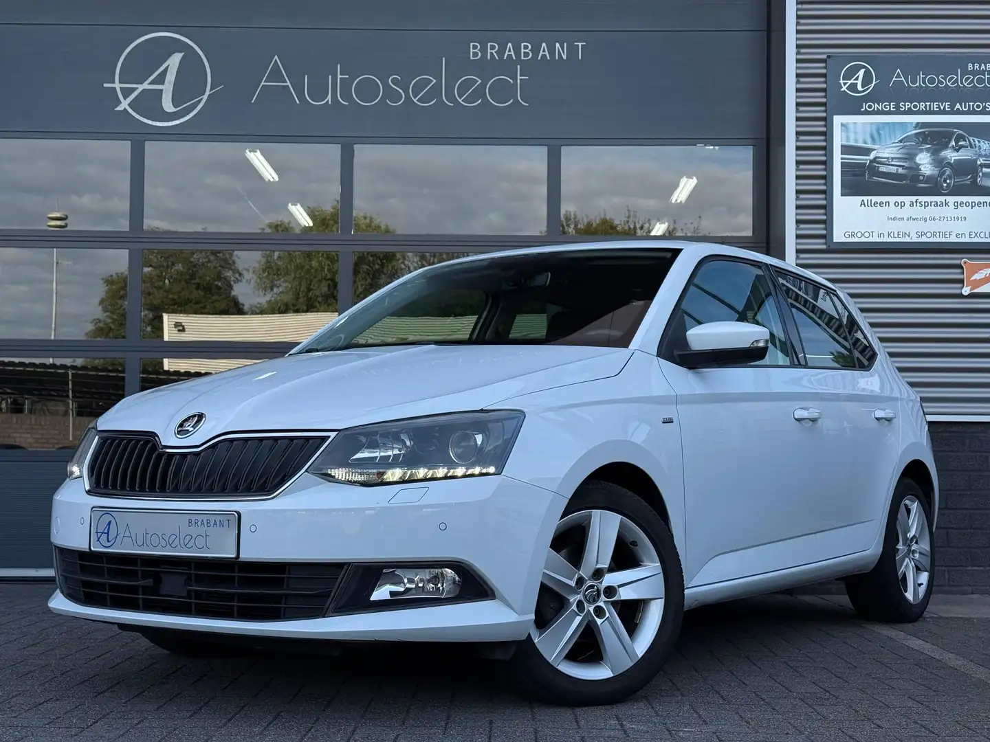 Skoda Fabia 1.0 TSI Style Clima Cruise PDC LED Blanc - 1