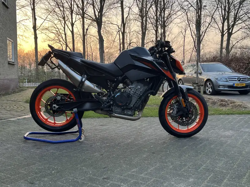 KTM 790 Duke - foto 2