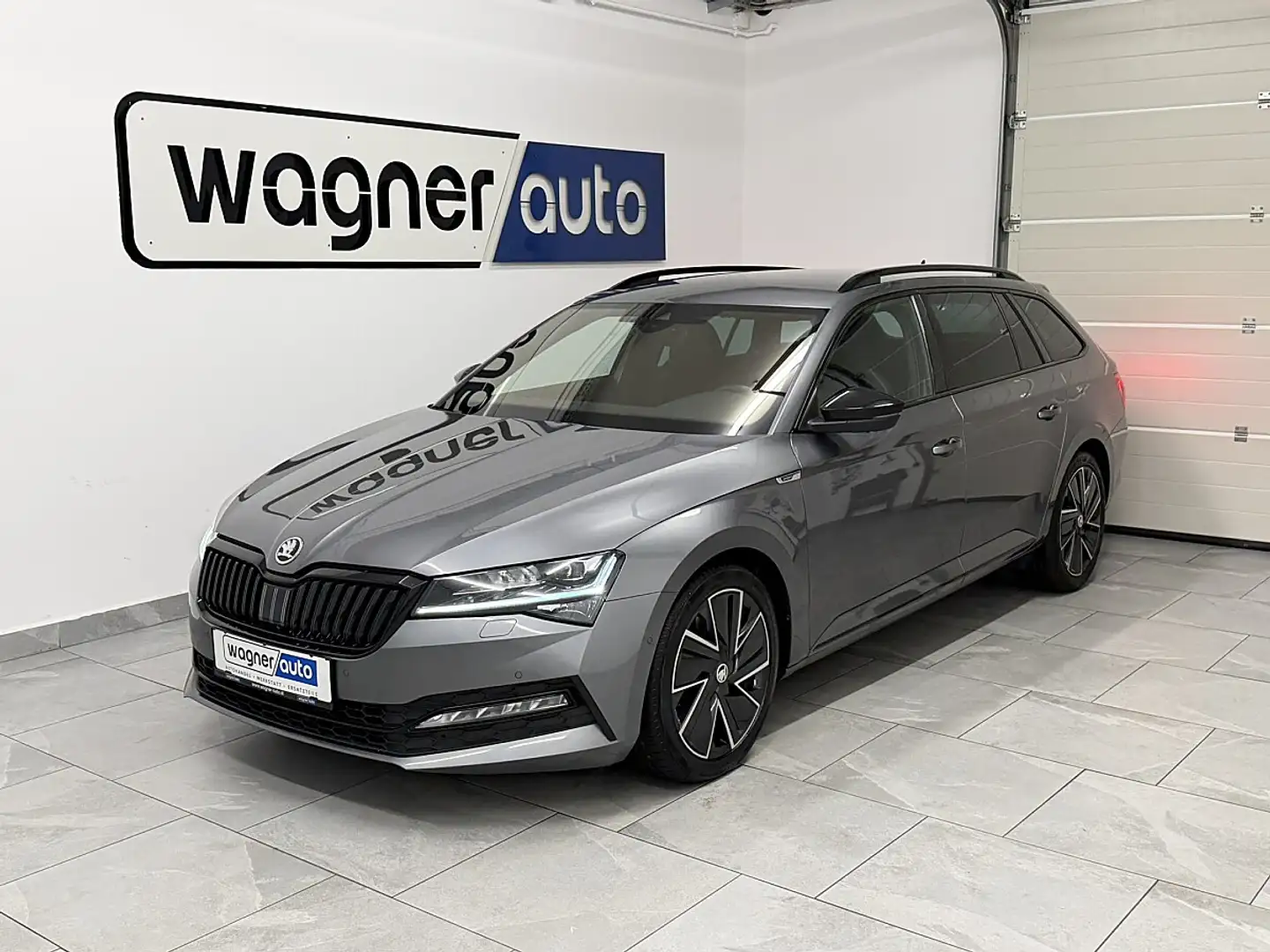 Skoda Superb Kombi 2,0 TDI Sportline.MATRIX LED/ACC/Navi/360... Grau - 2