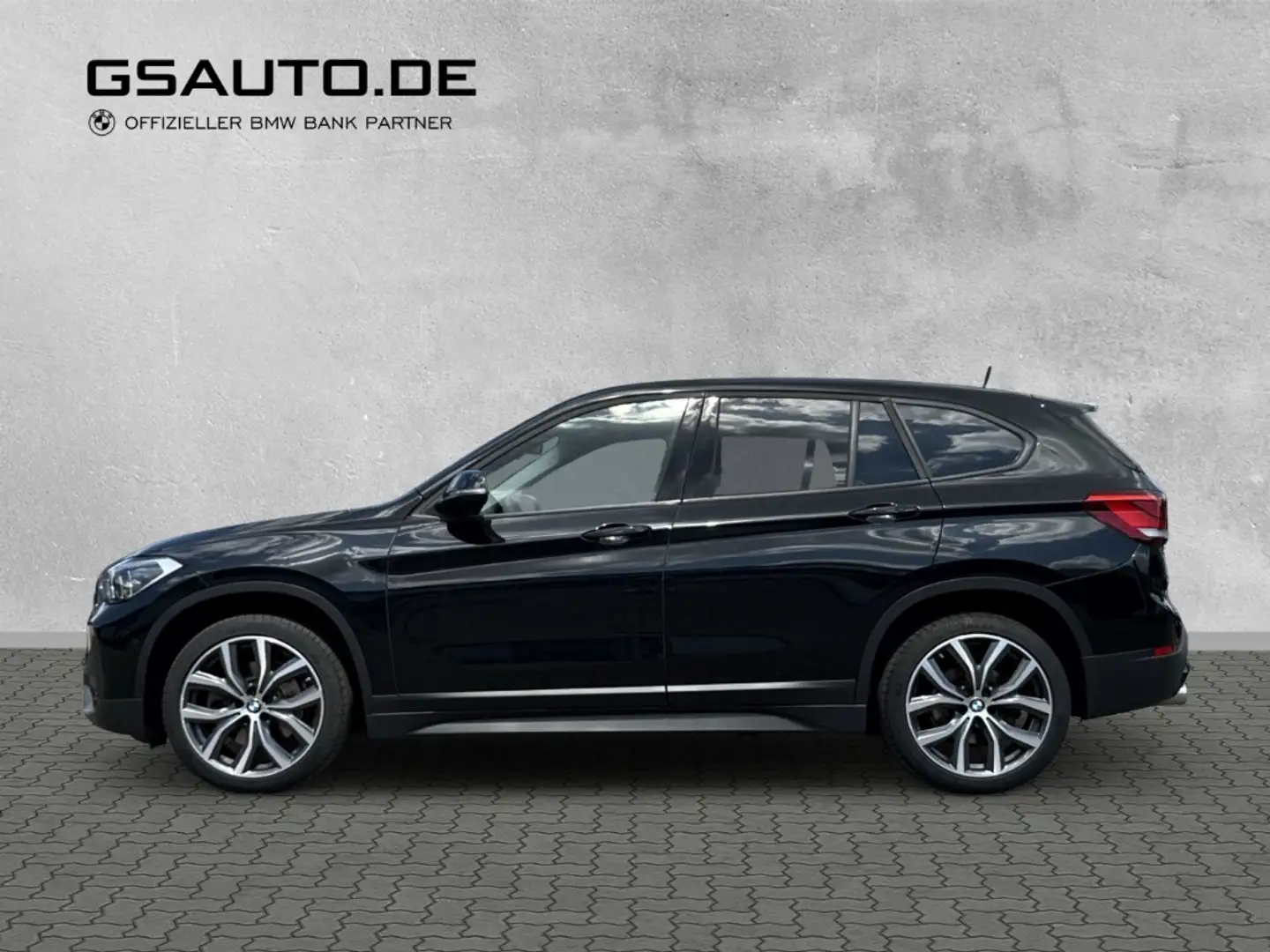 BMW X1 20dsDr Aut PANO AHK Sportsitze M-Lenk Kam.19'' Noir - 2