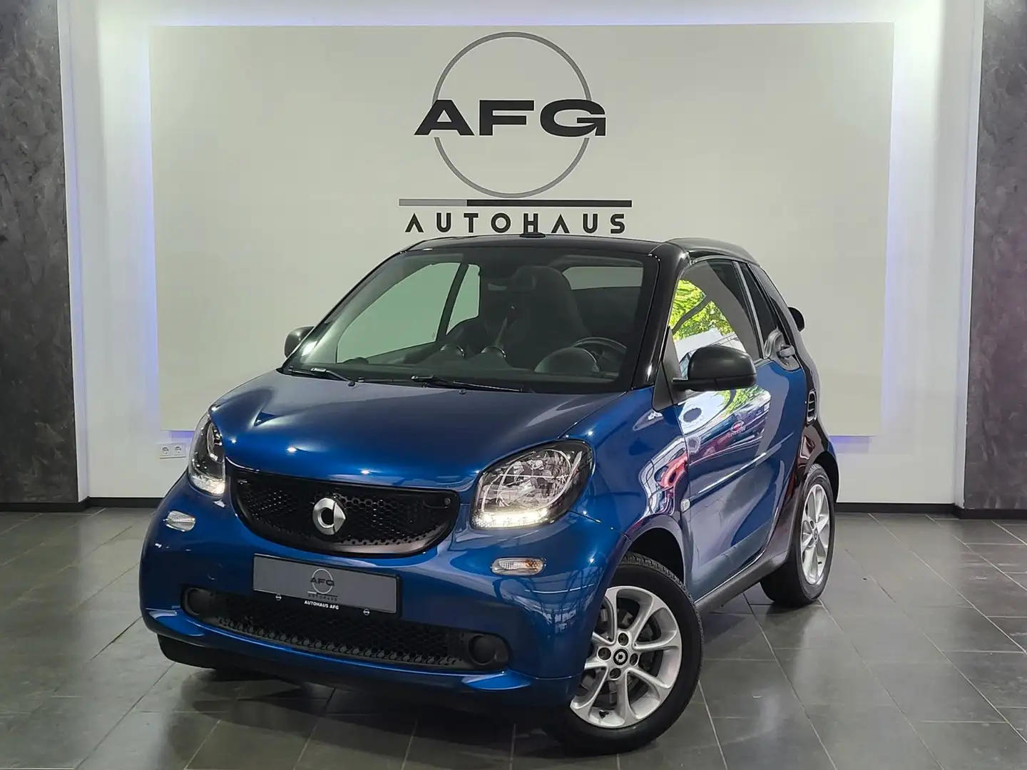 smart forTwo fortwo Cabrio Bleu - 1