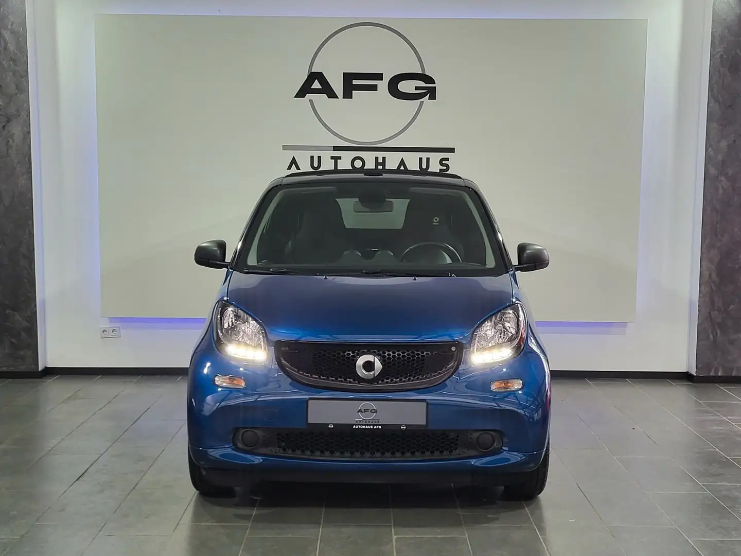 smart forTwo fortwo Cabrio Bleu - 2