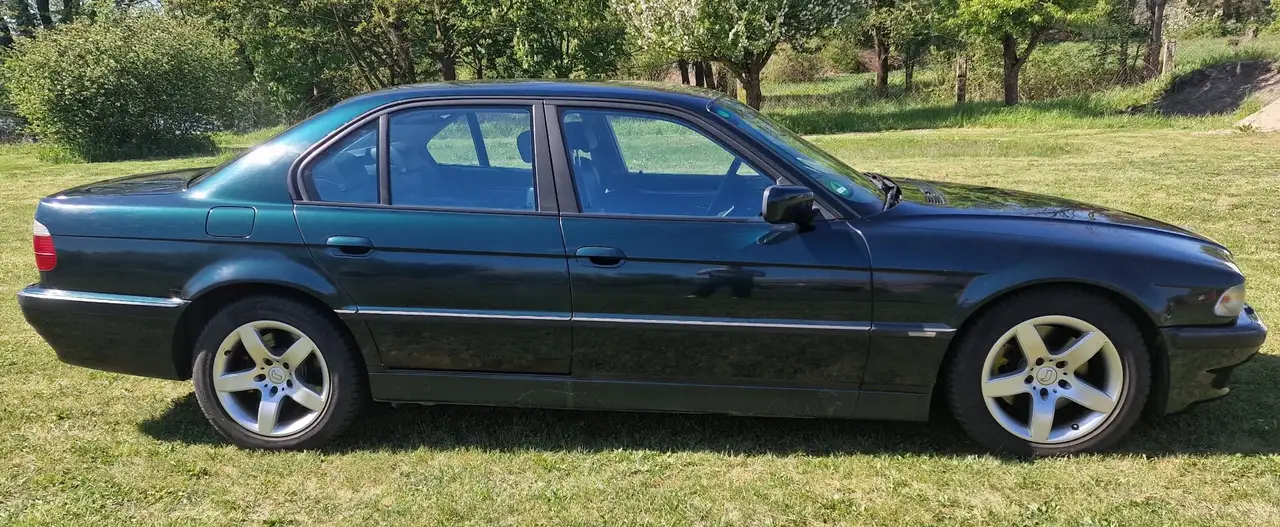 BMW 750