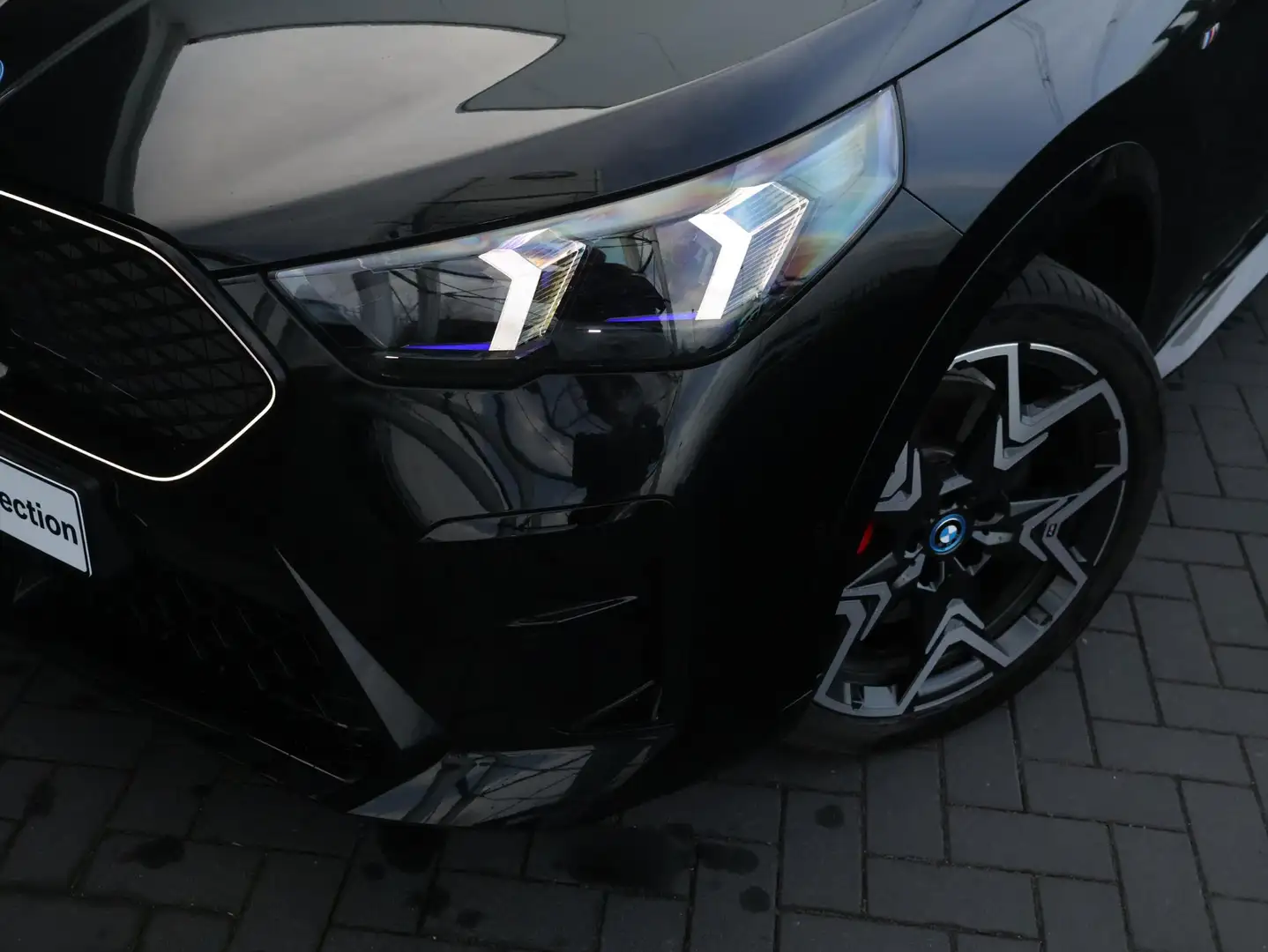 BMW iX2 eDrive20 67 kWh M Sport Edition M Sportpakket Pro/ Noir - 2