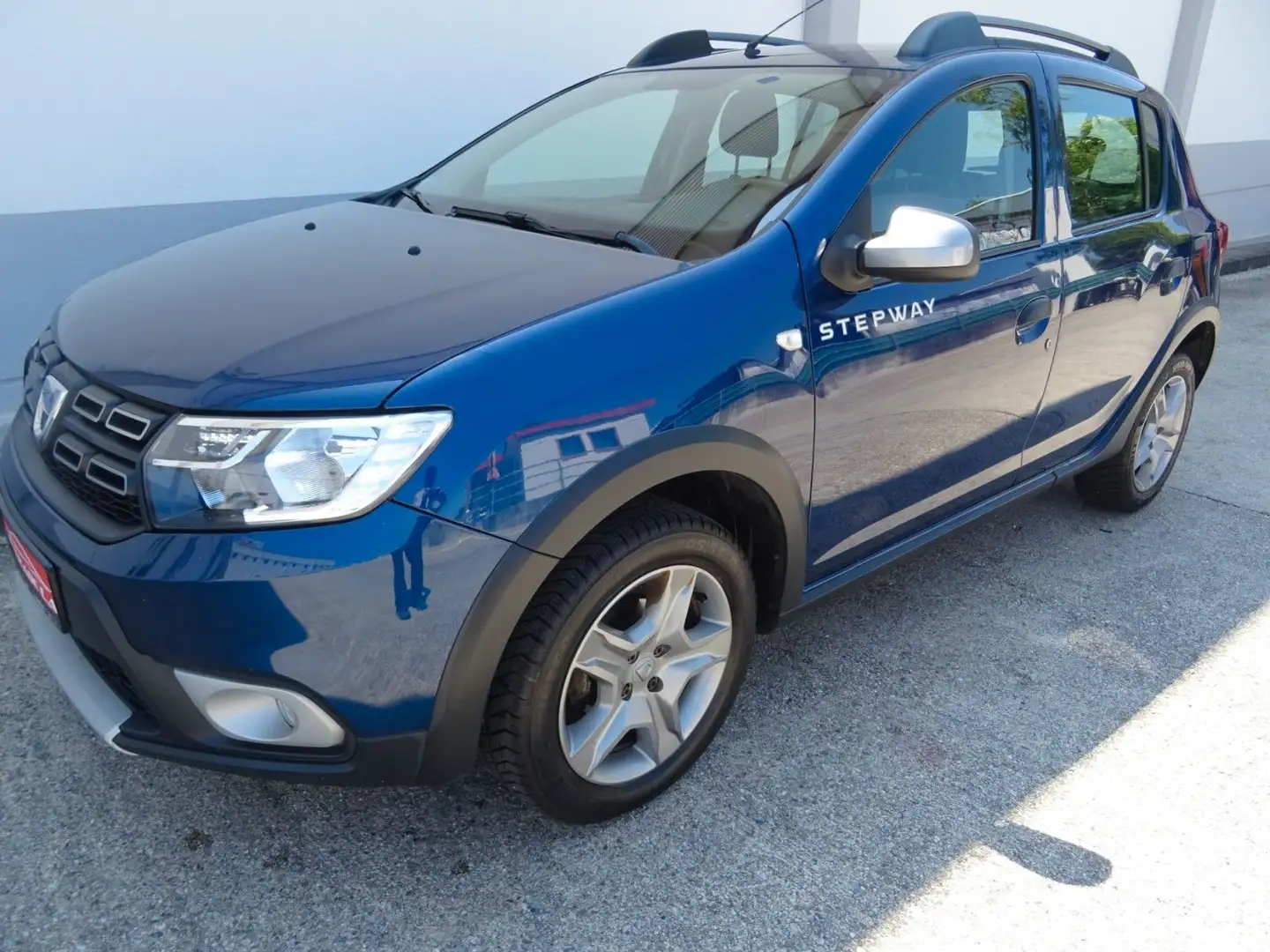 Dacia Sandero II Stepway/90 PS Blau - 1