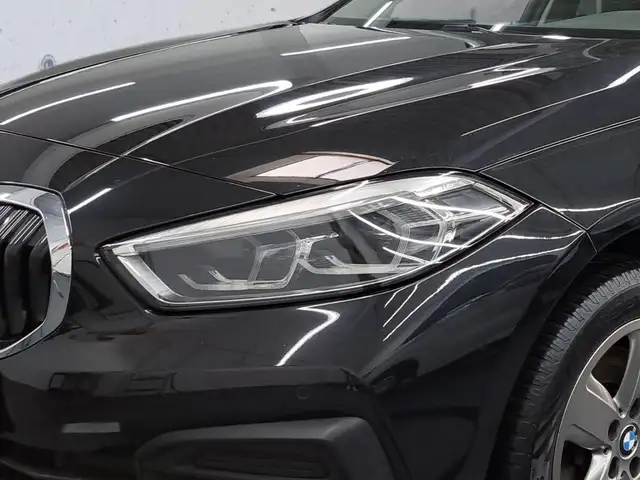 BMW 1 Series view 5