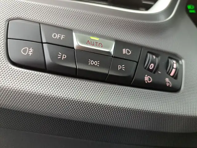 BMW 1 Series view 10