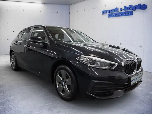 BMW 1 Series view 2