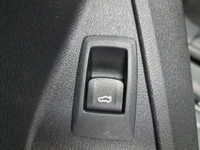 BMW 1 Series view 12