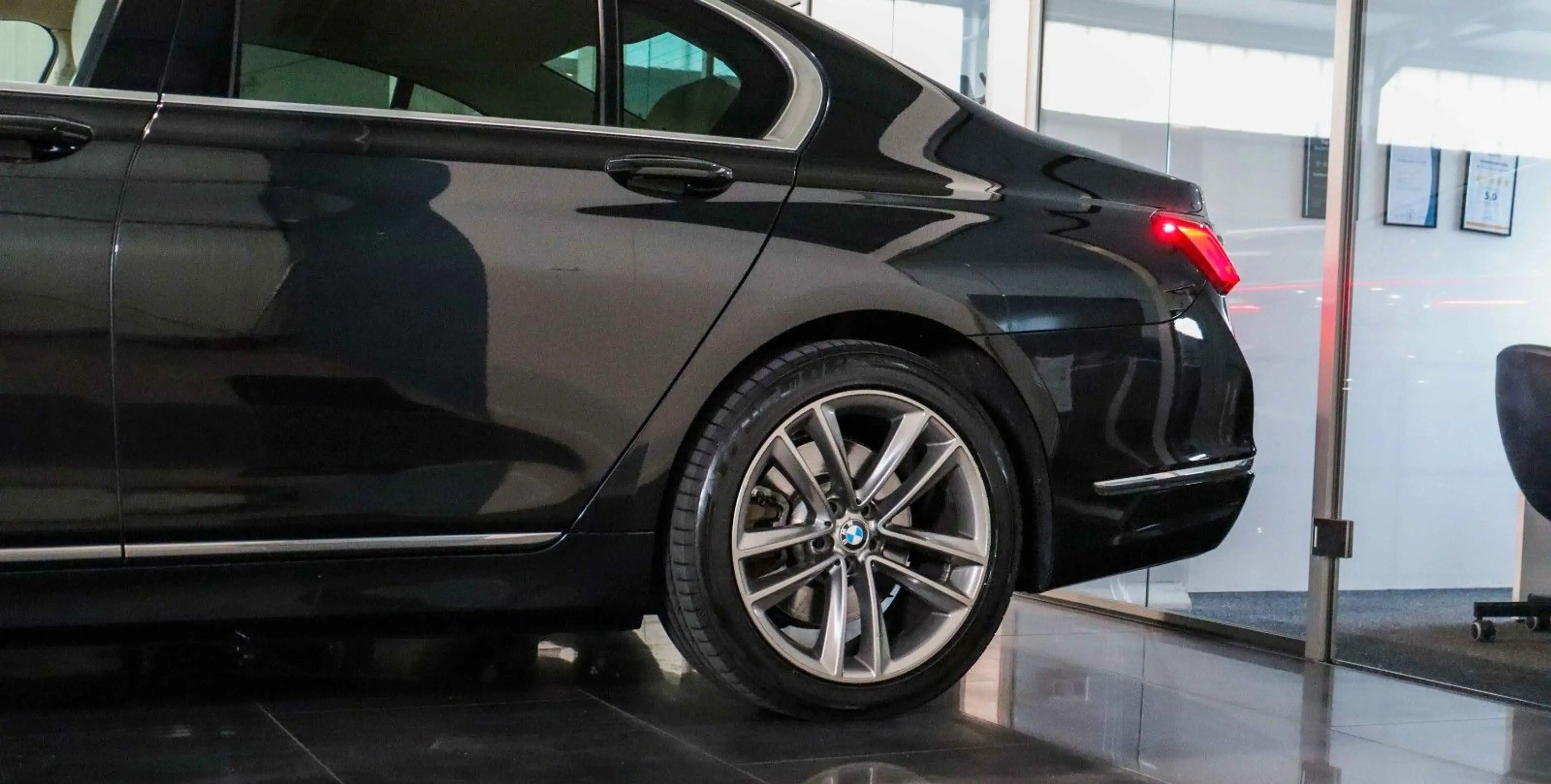 BMW 730 d SOFTCLOSE *KEYLESS*HuD*STANDHEIZUNG*CARBON — photo 12
