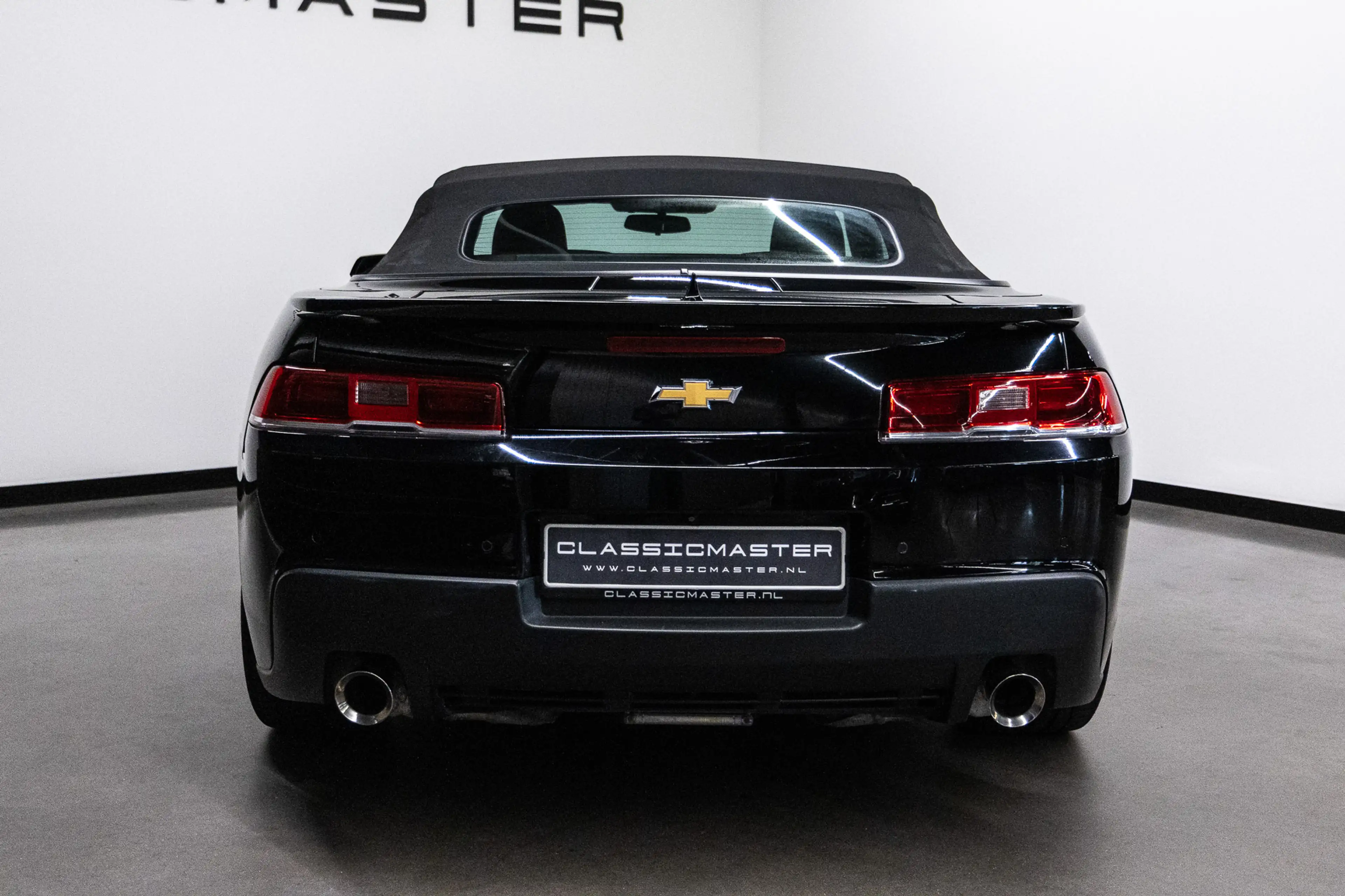 Chevrolet Camaro Convertible — photo 11