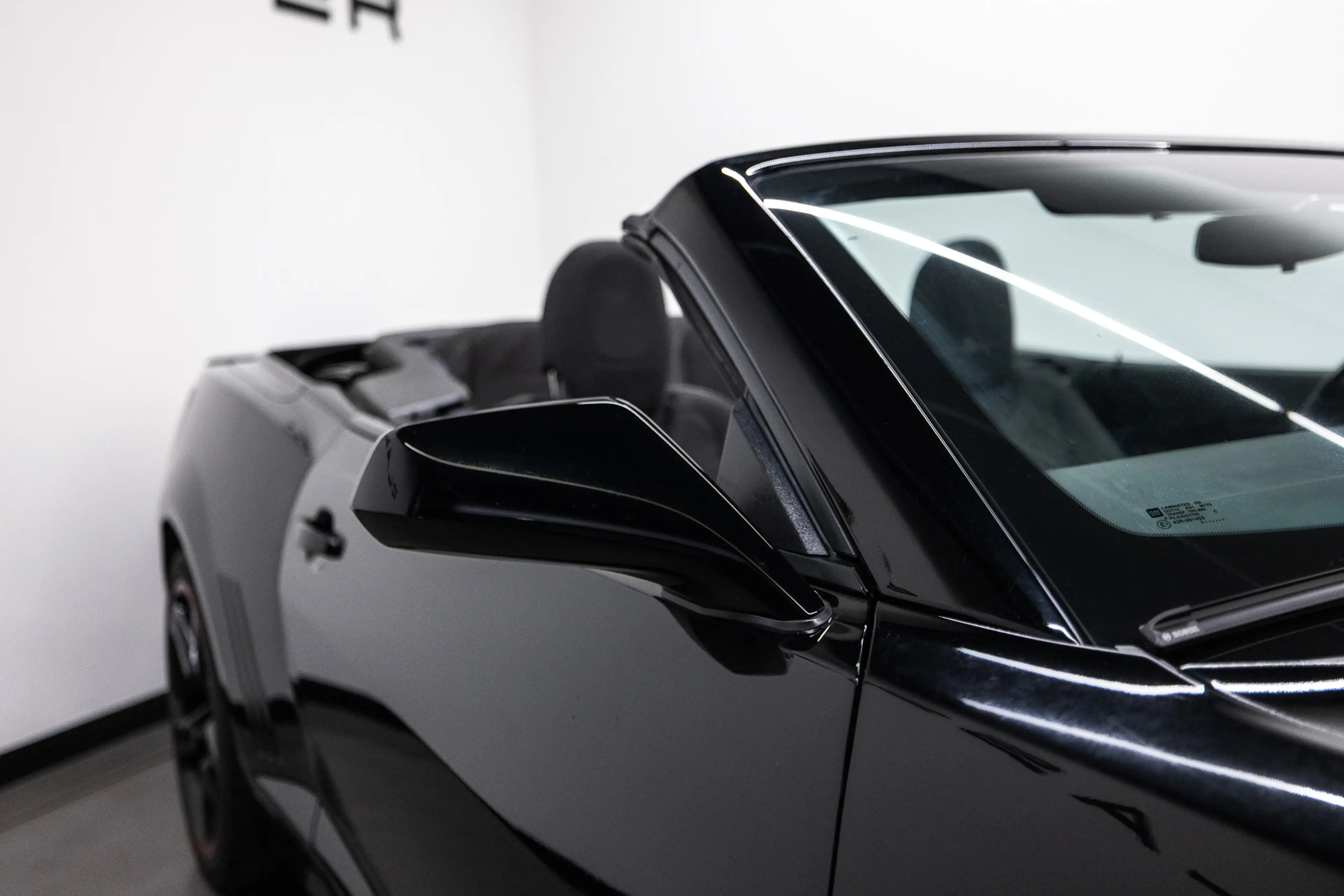 Chevrolet Camaro Convertible — photo 44