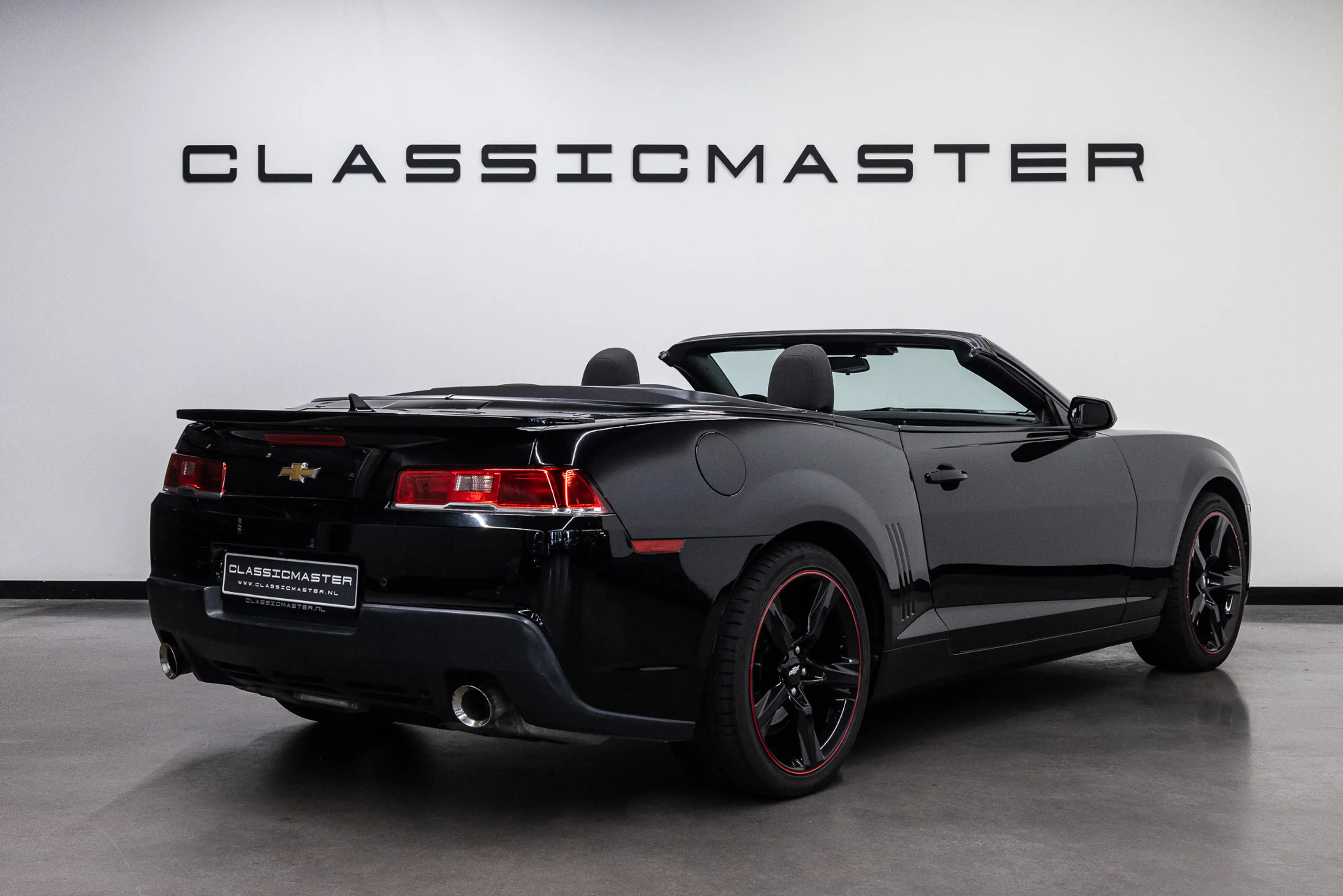 Chevrolet Camaro Convertible — photo 7