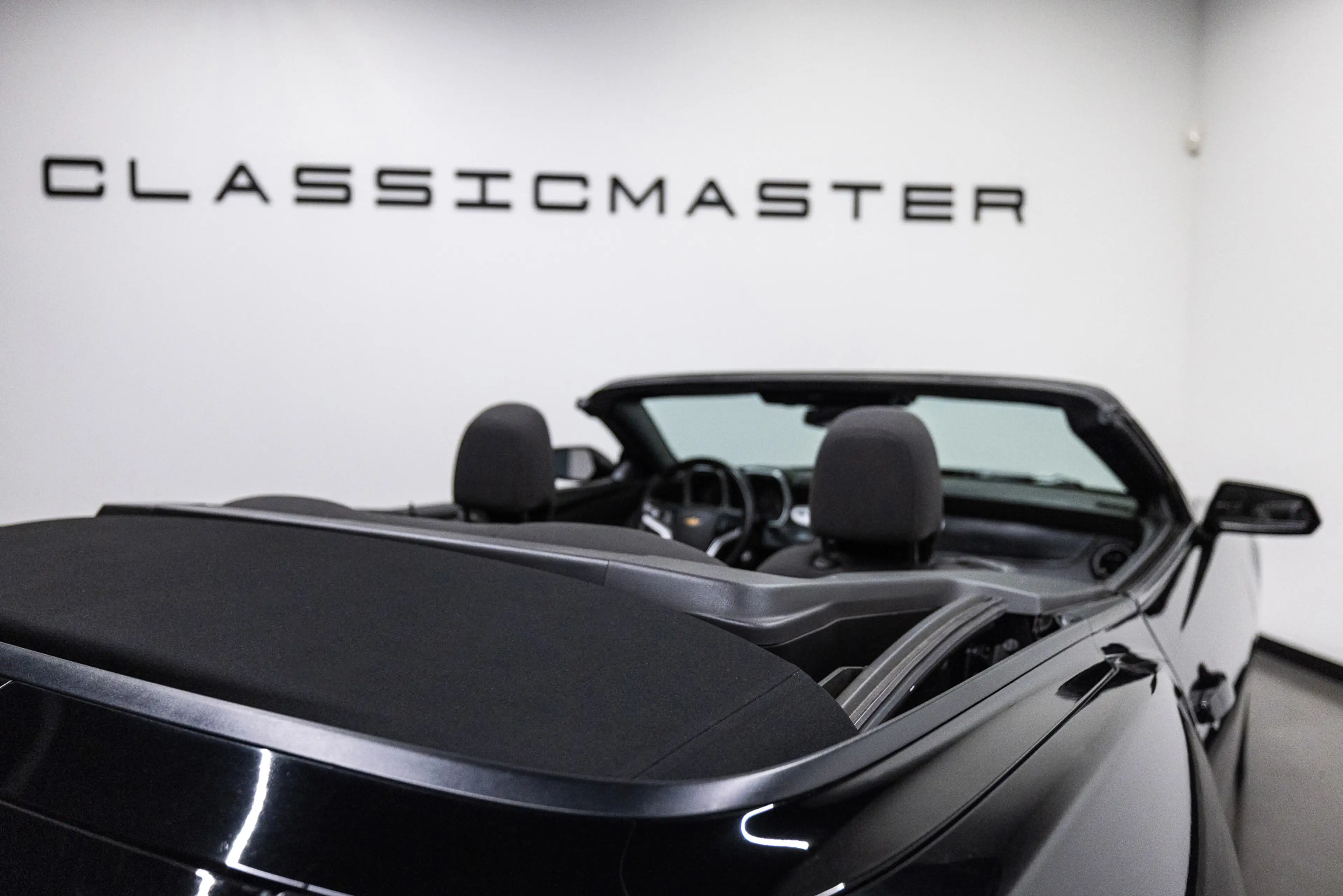 Chevrolet Camaro Convertible — photo 33