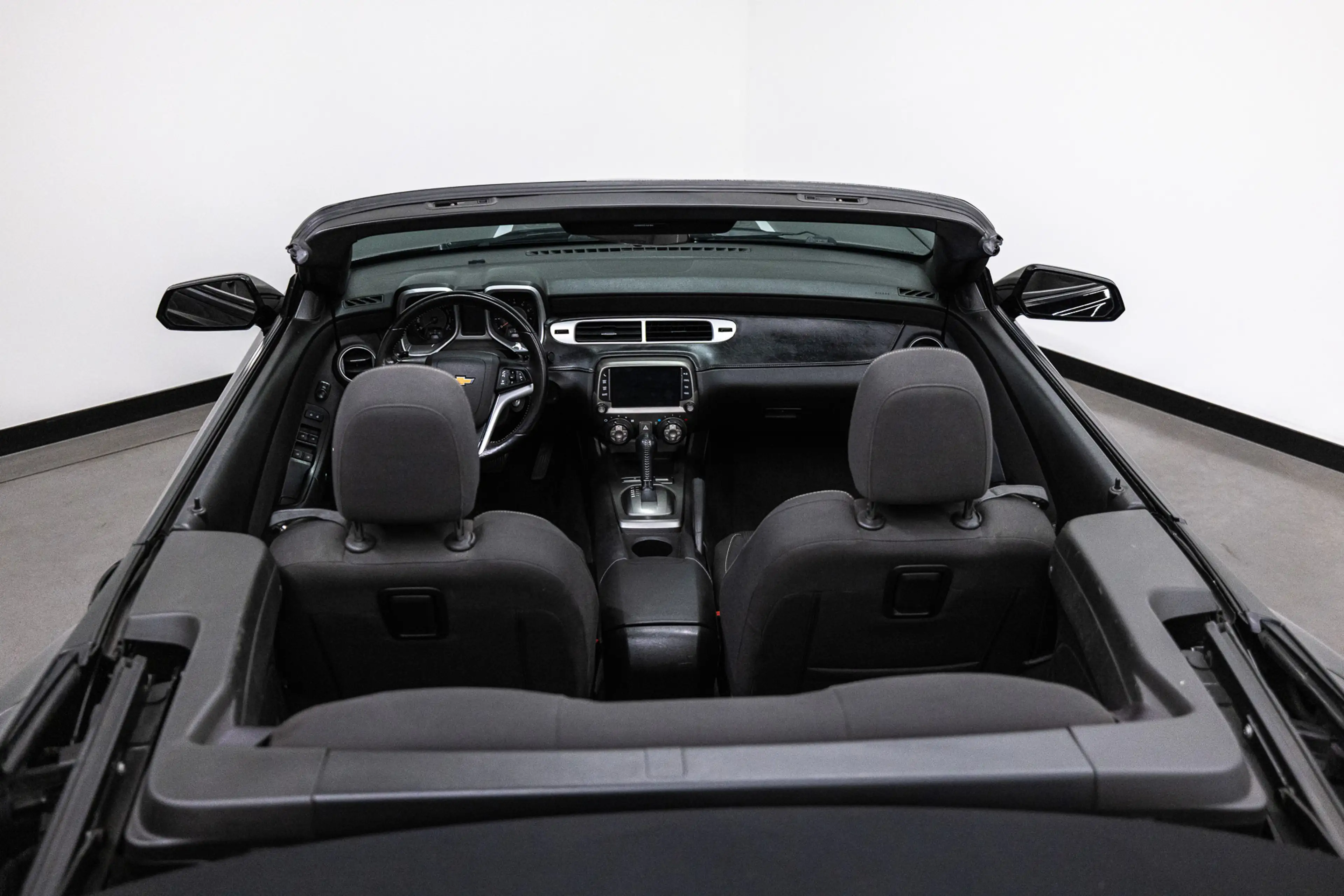 Chevrolet Camaro Convertible — photo 20