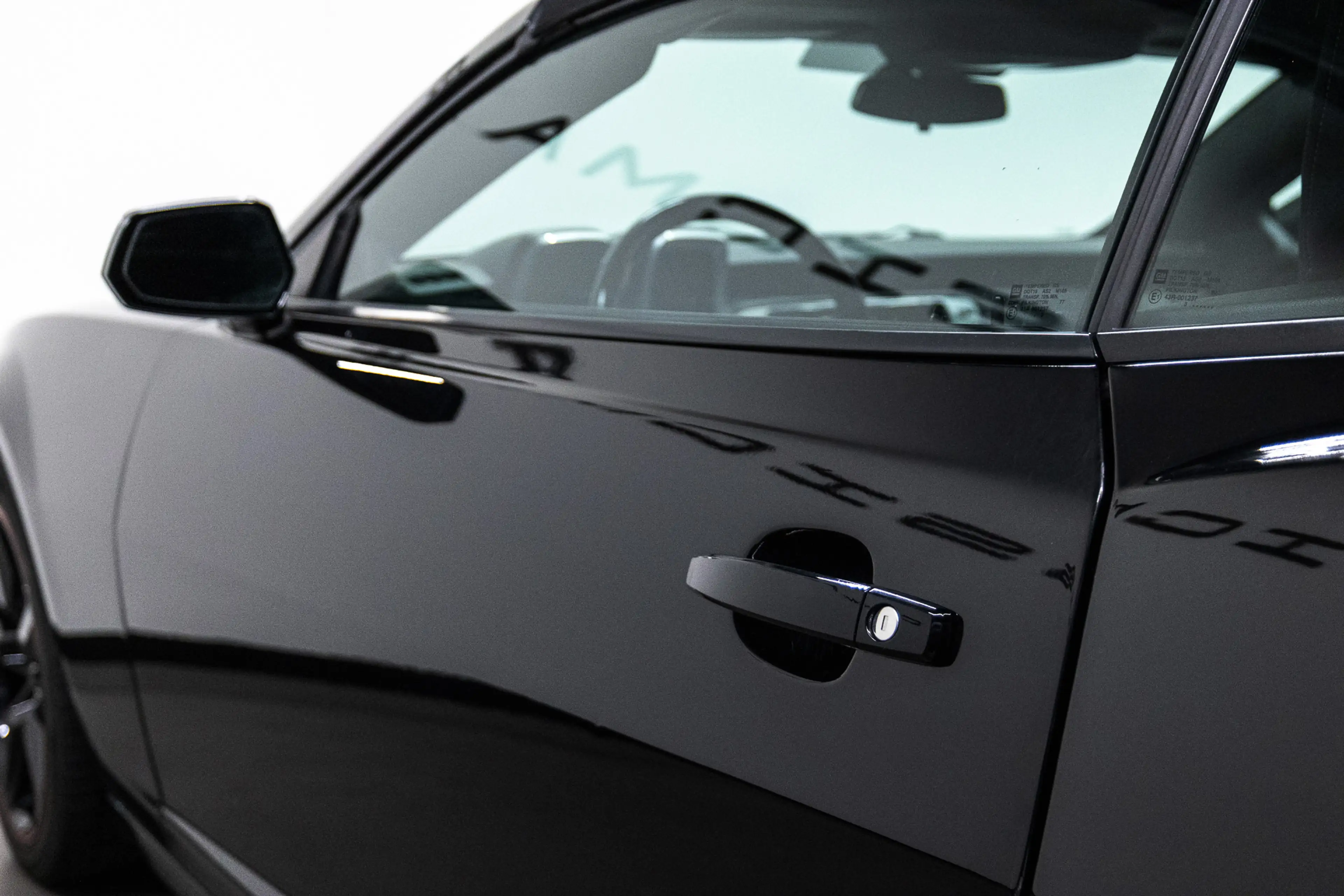 Chevrolet Camaro Convertible — photo 13
