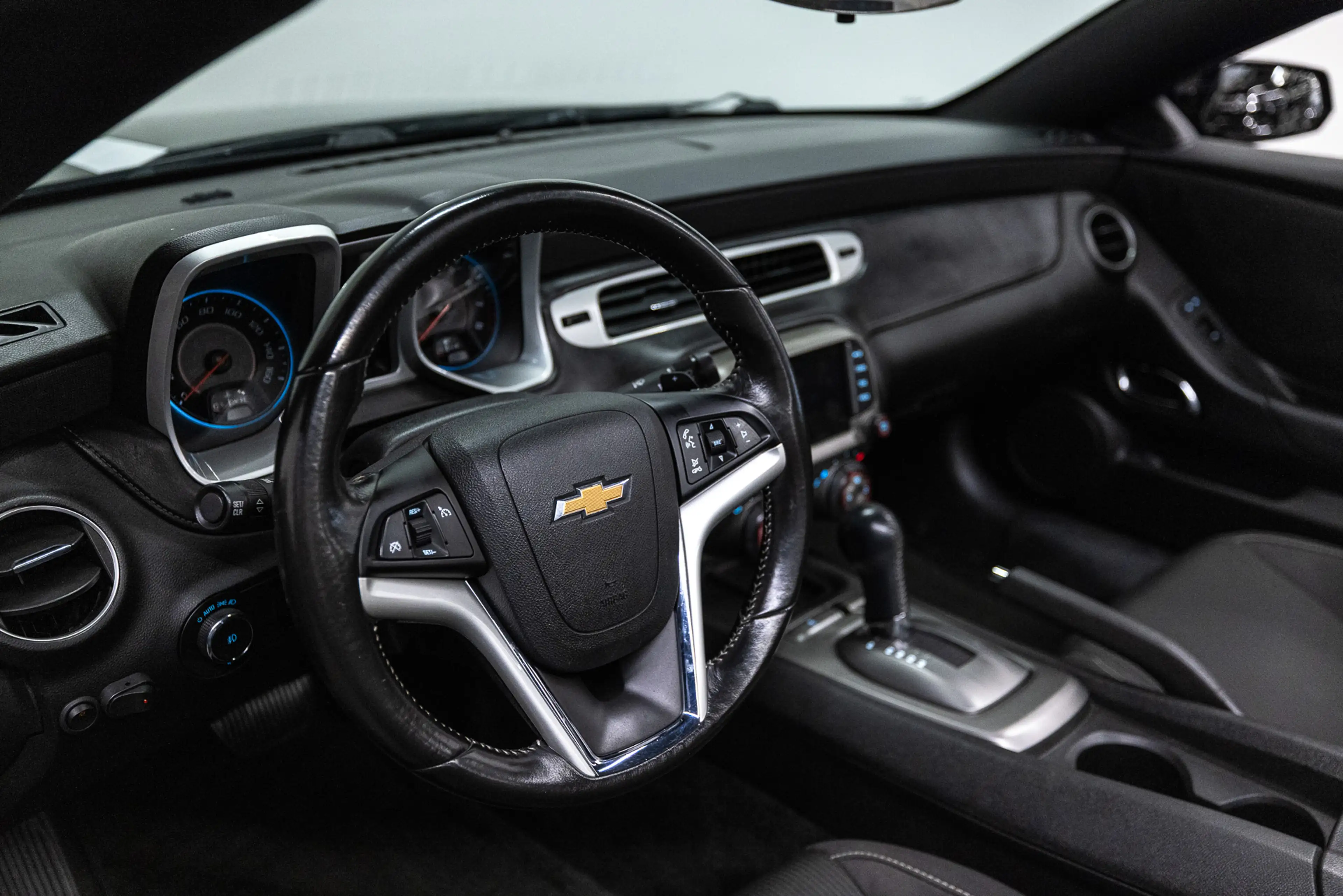 Chevrolet Camaro Convertible — photo 38