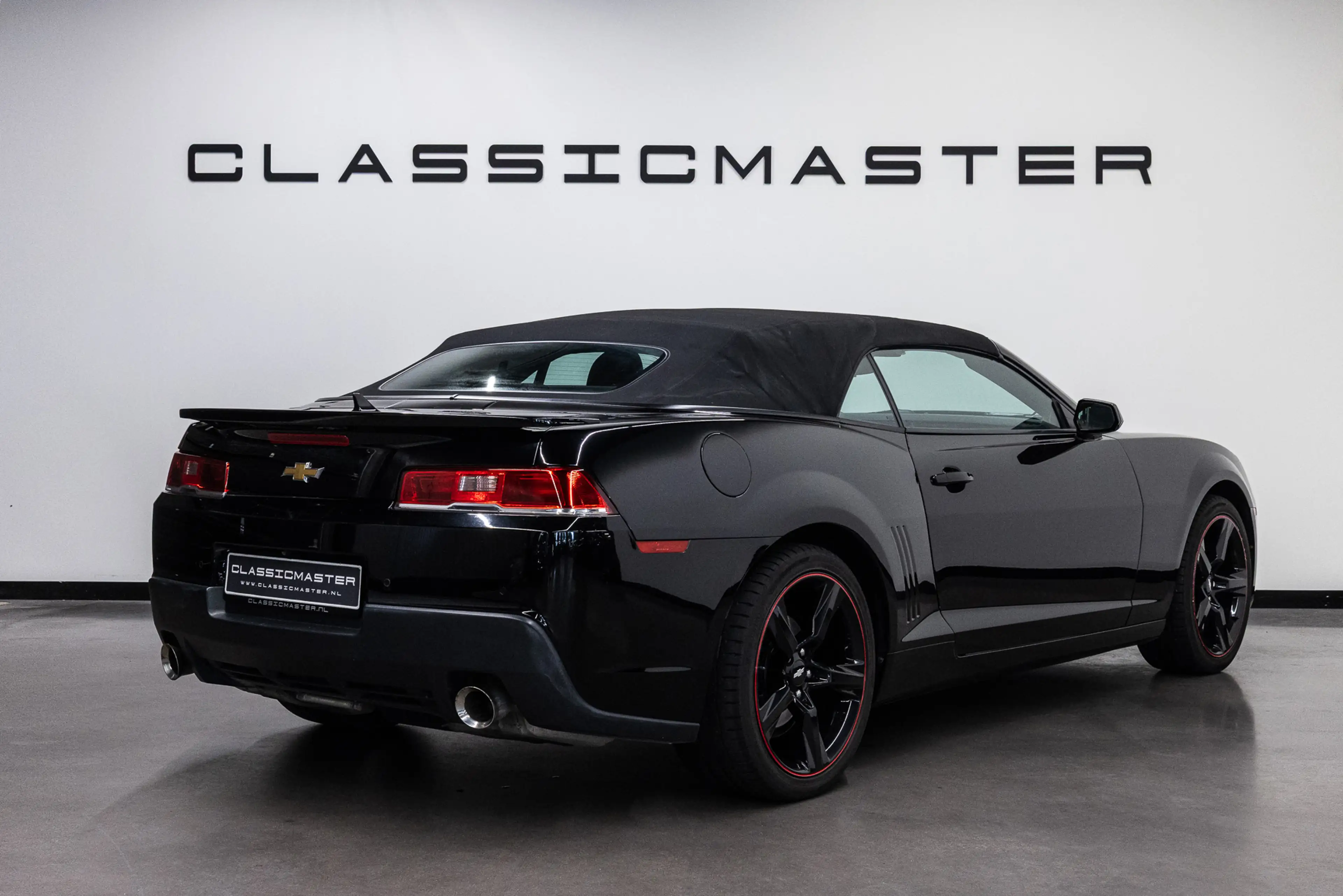 Chevrolet Camaro Convertible — photo 3