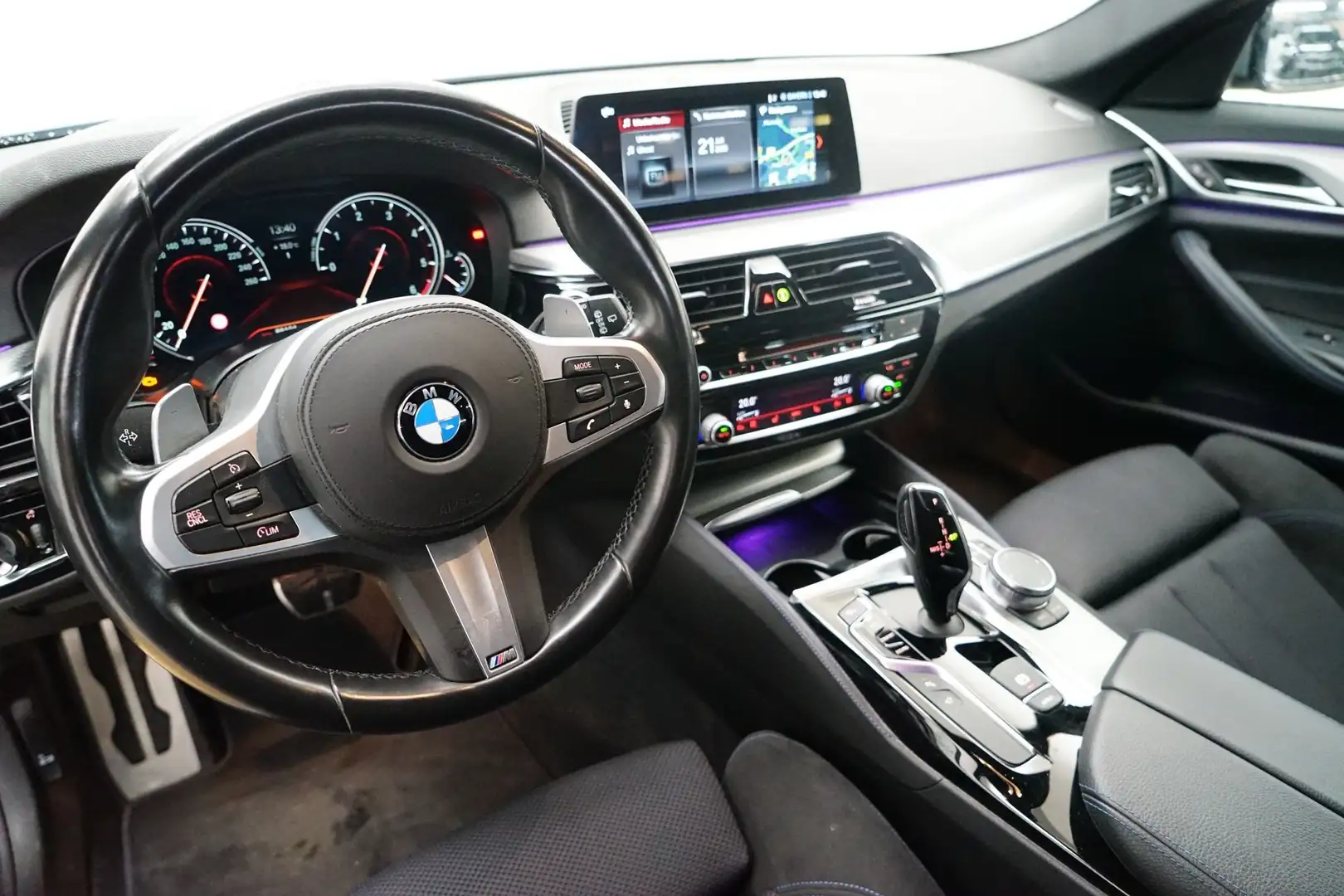 BMW 540 d xDrive Touring [M Sport, Navi Prof., Pano] Grey - 2